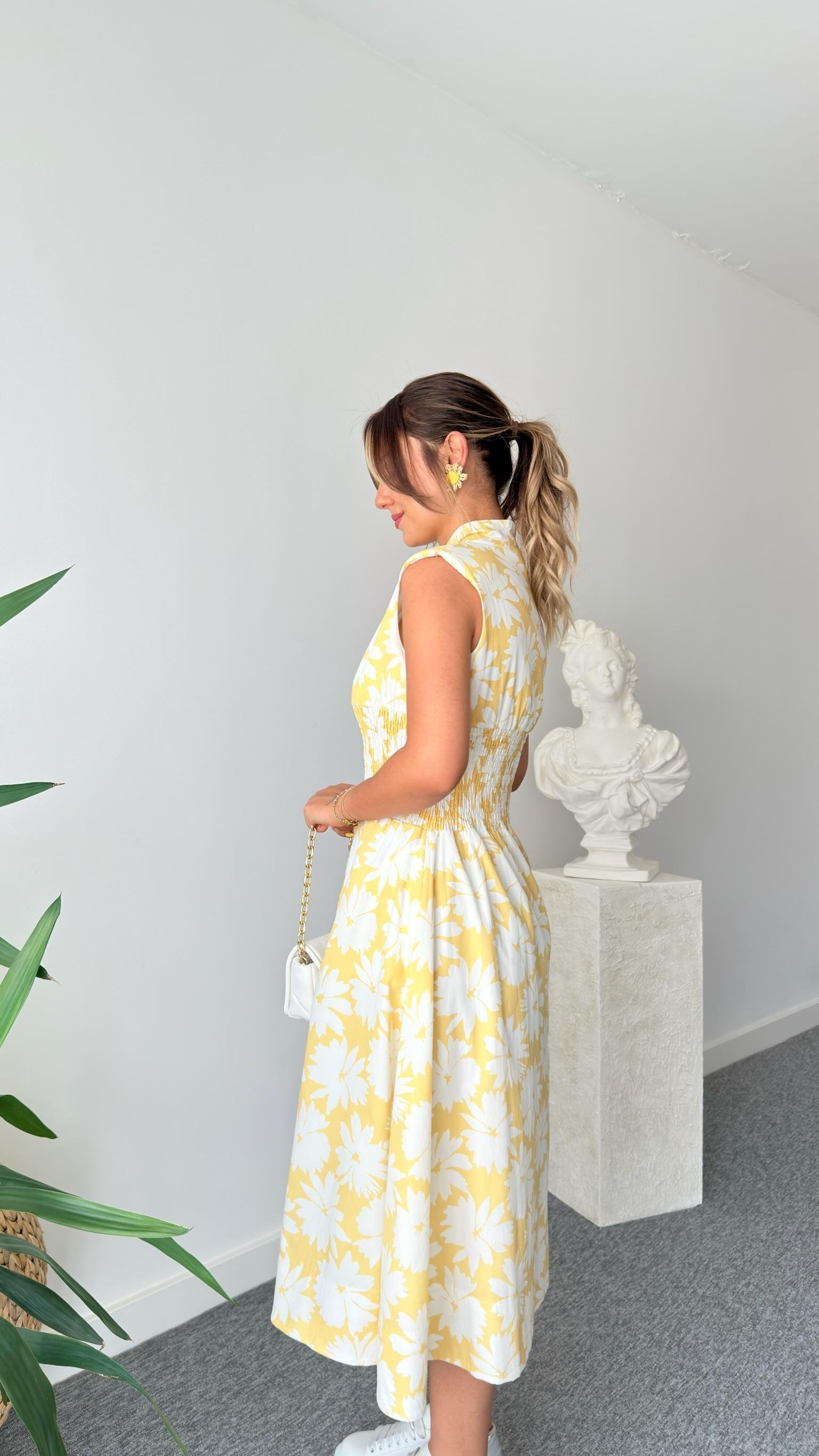 Sarı Belden Gipe Detaylı Çiçek Desenli Elbise 