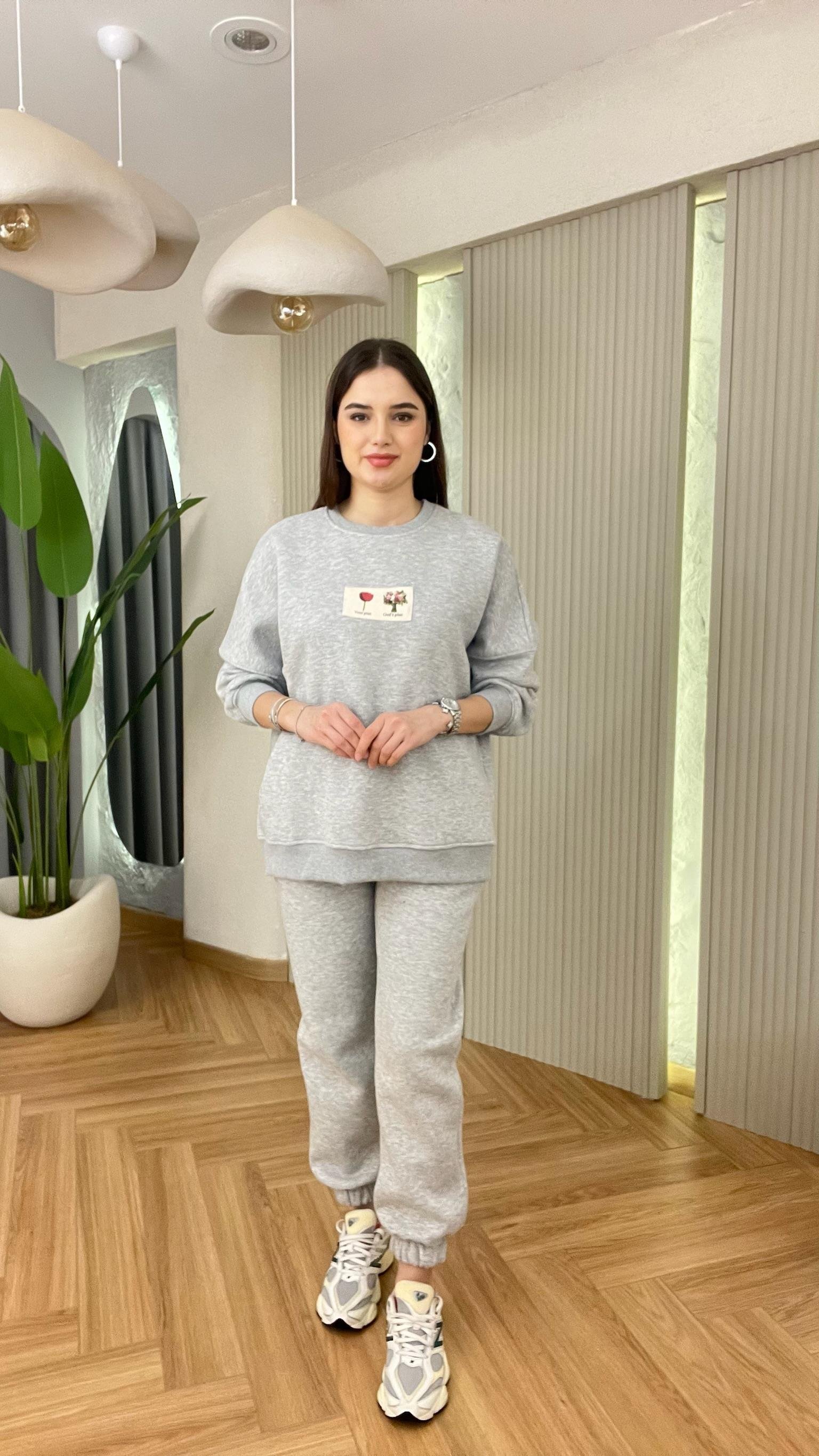 Etiket Detaylı Gri Şardonlu Eşofman Takımı