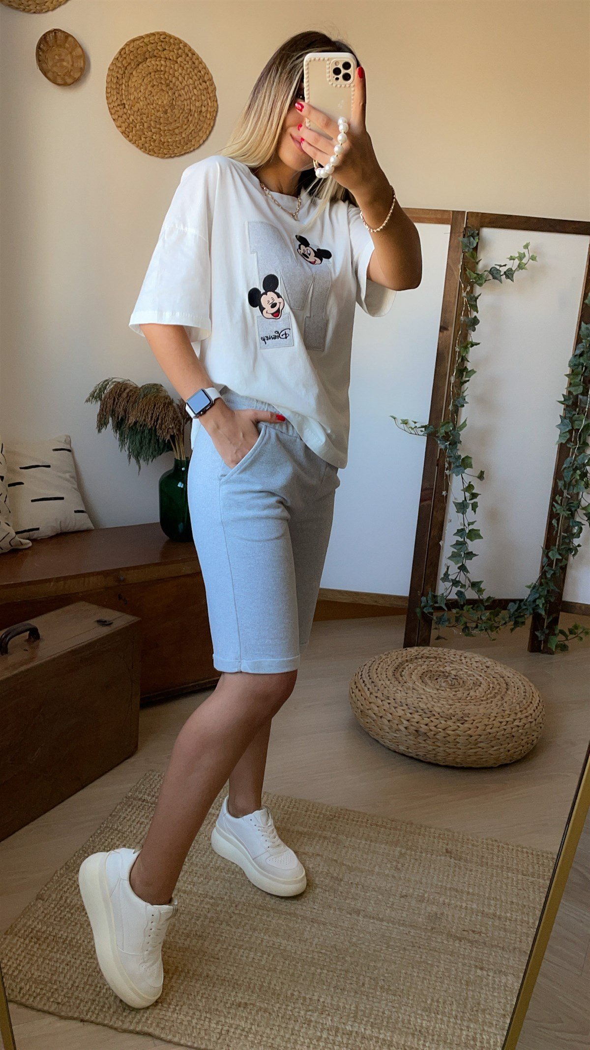 Mickey İşlemeli Gri Şortlu Takım