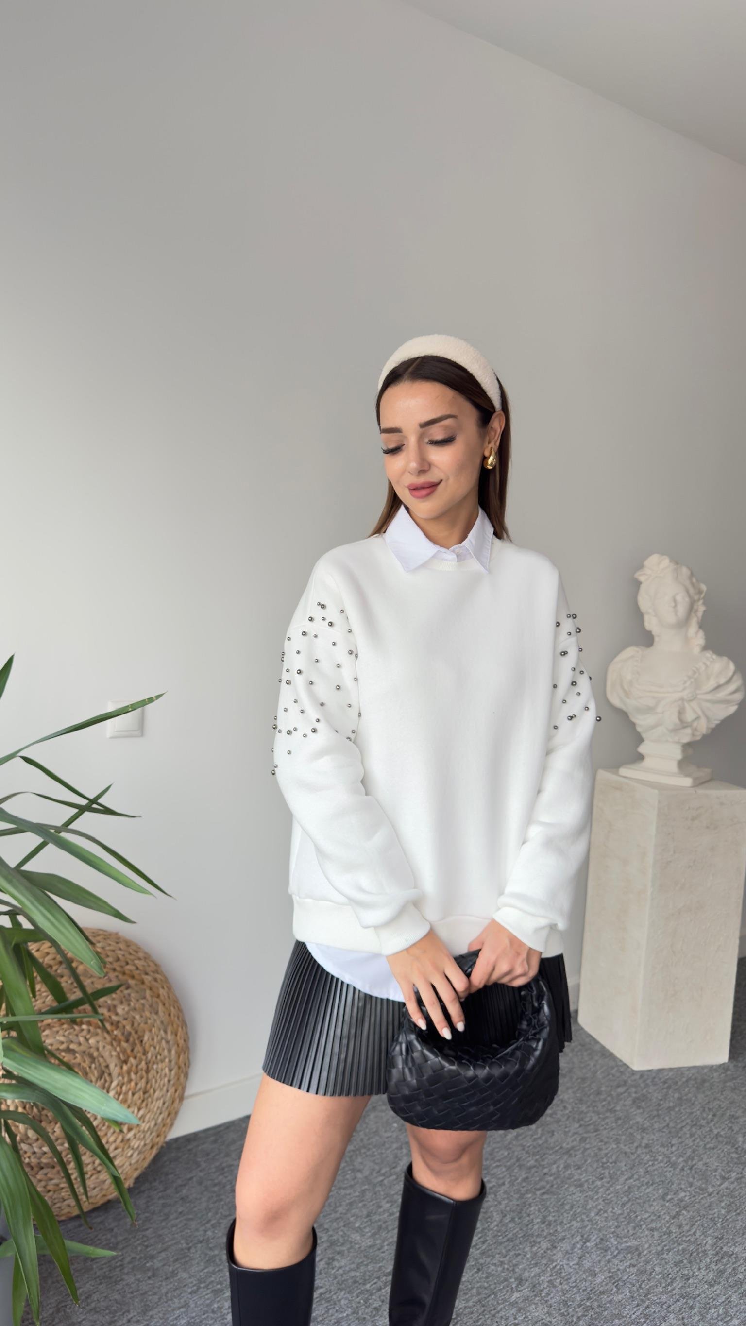 Beyaz Kollar Boncuk Detay Sweat