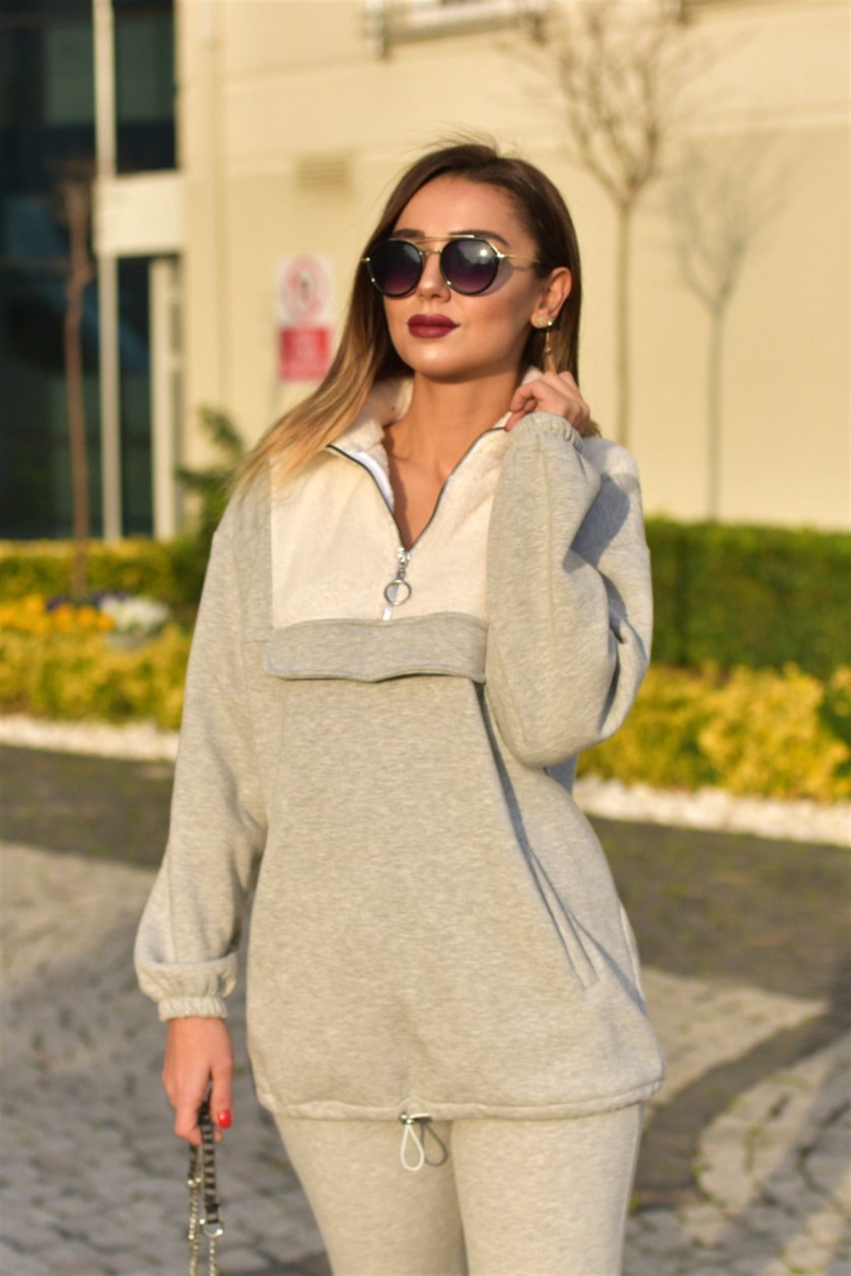 Peluş Detaylı Gri Sweat