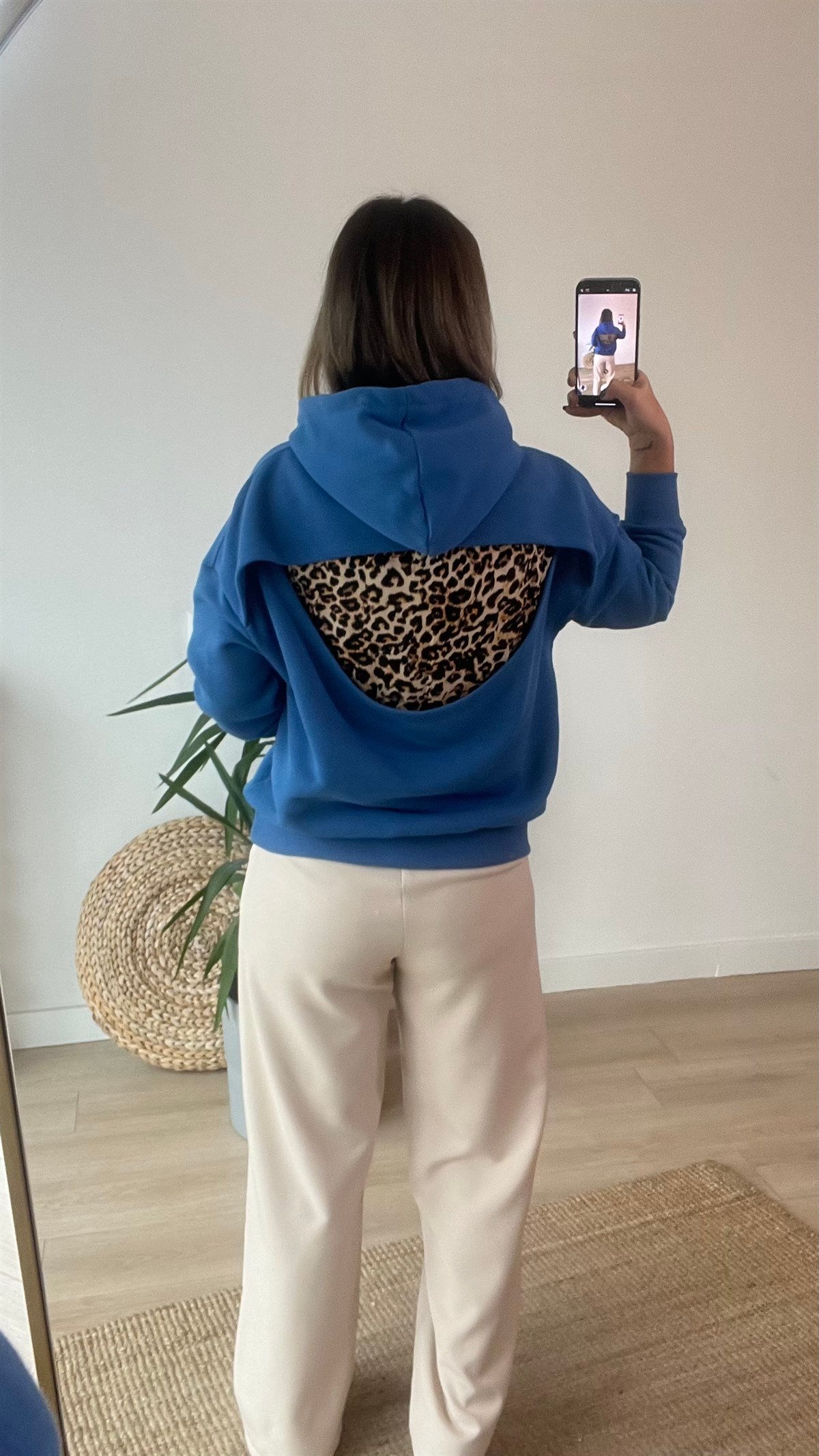Sırtı Leopar Detay Kapüşonlu Mavi Sweatshirt