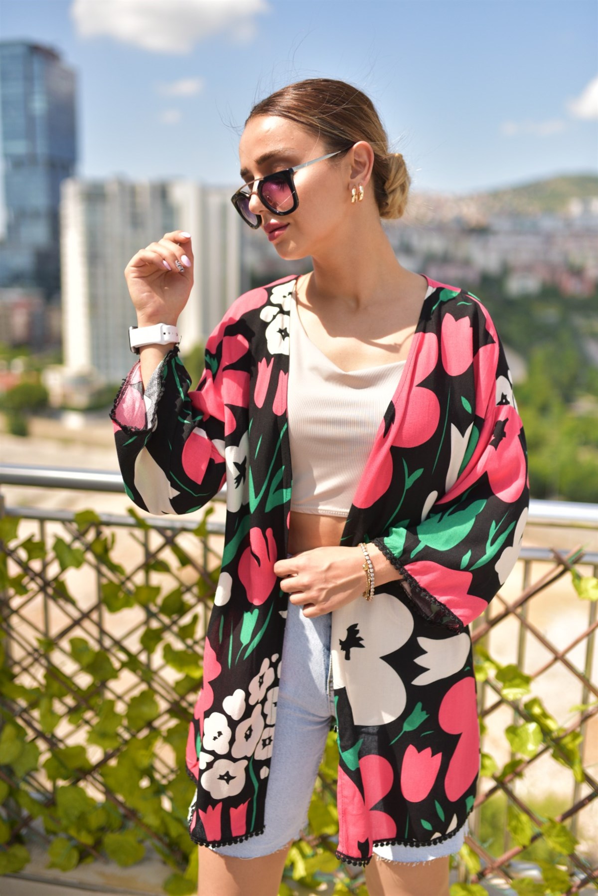Çiçek Desen Güpürlü Kimono