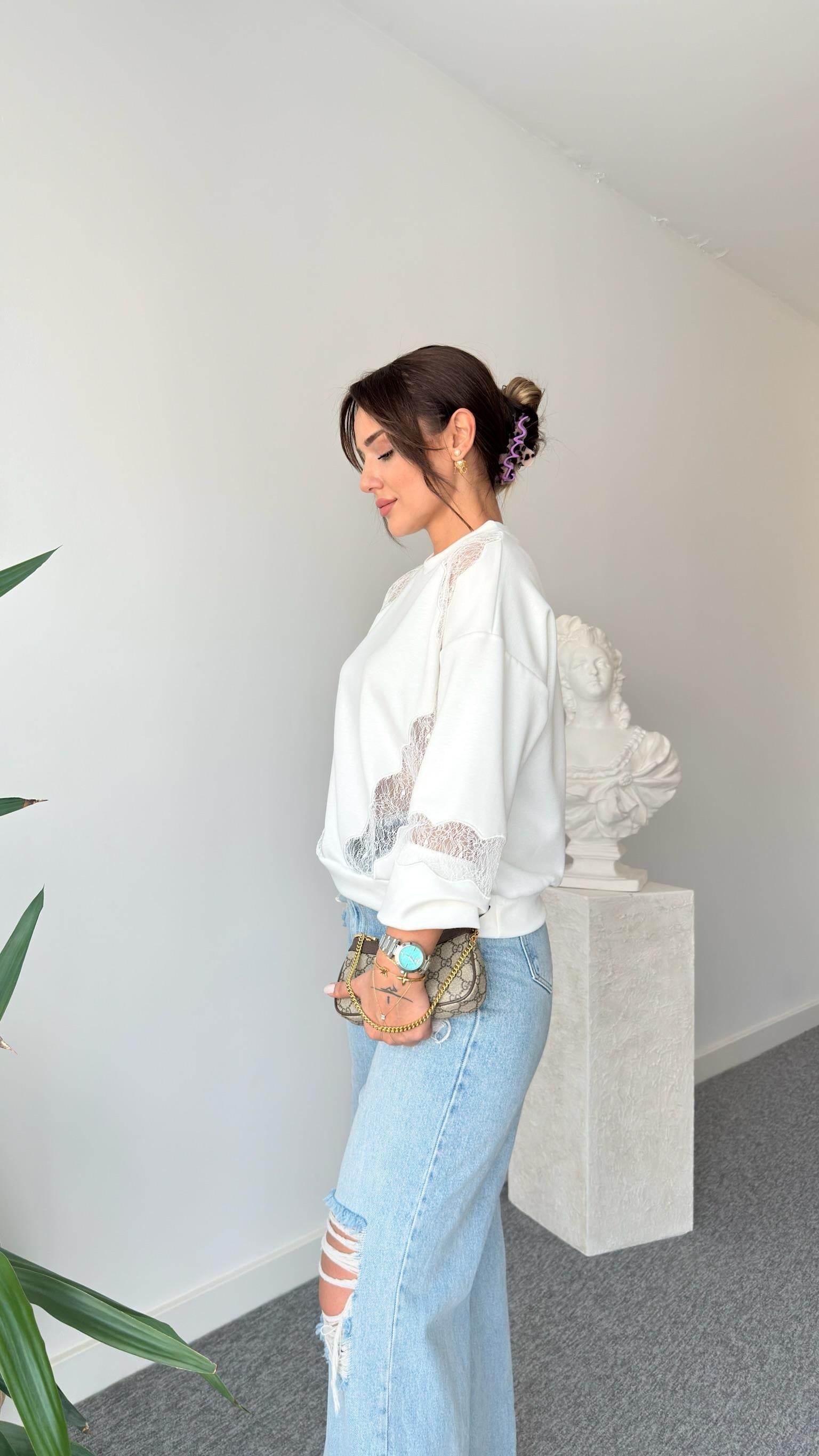Beyaz Dantel Detaylı Modal Sweat