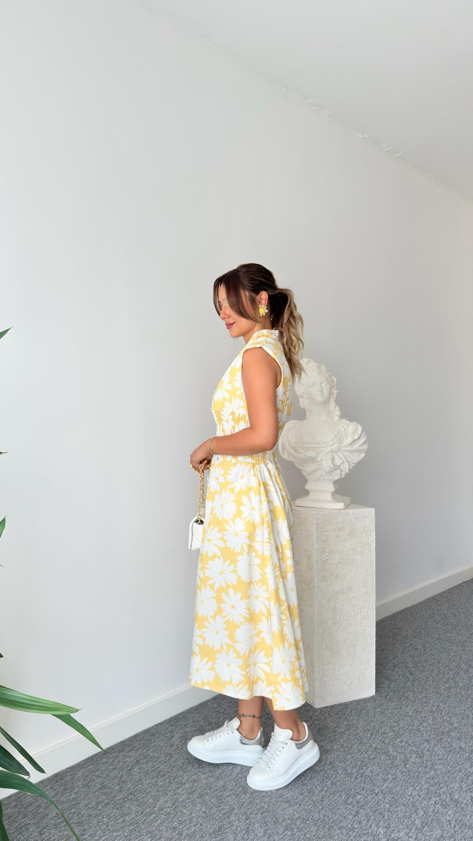 Sarı Belden Gipe Detaylı Çiçek Desenli Elbise 