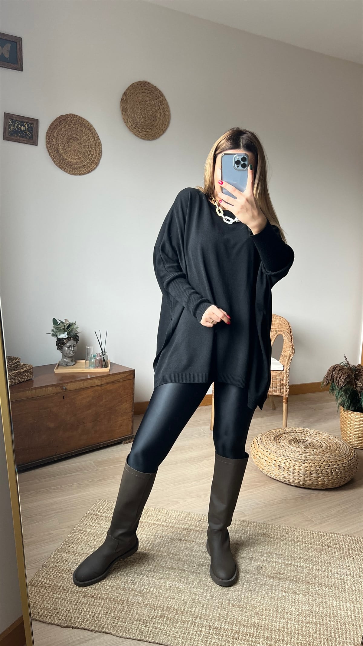 Yanları Yırtmaçlı Oversize Siyah Panço