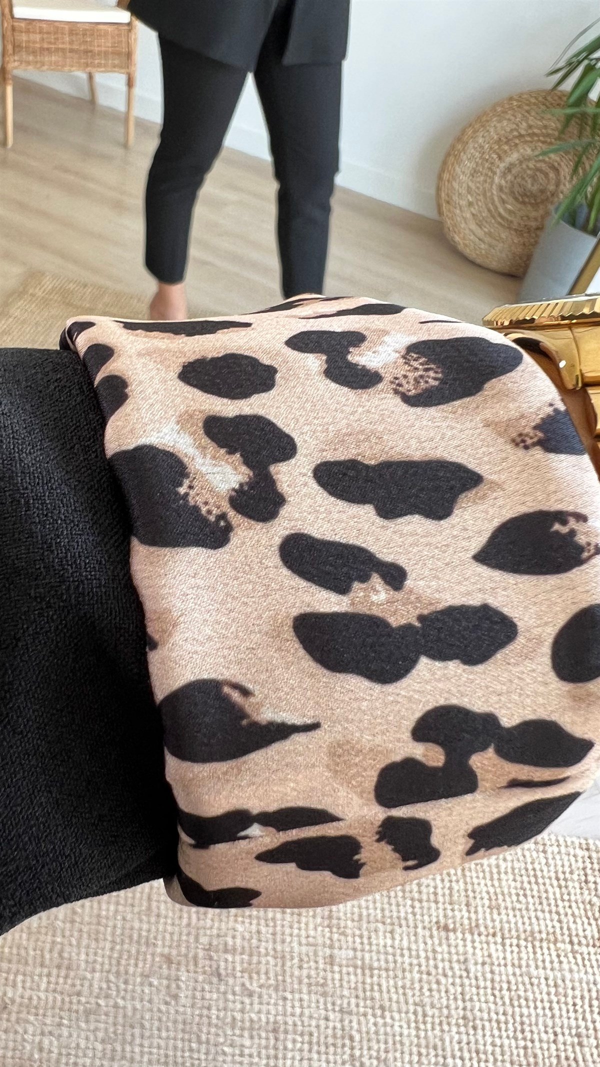 Leopar Astar Detaylı Siyah Ceket