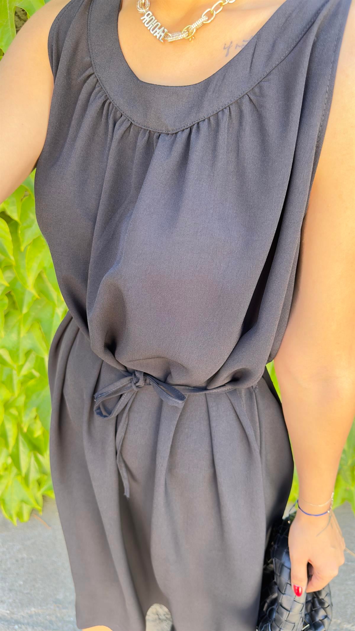 Cres Yırtmaçlı Siyah Uzun Elbise