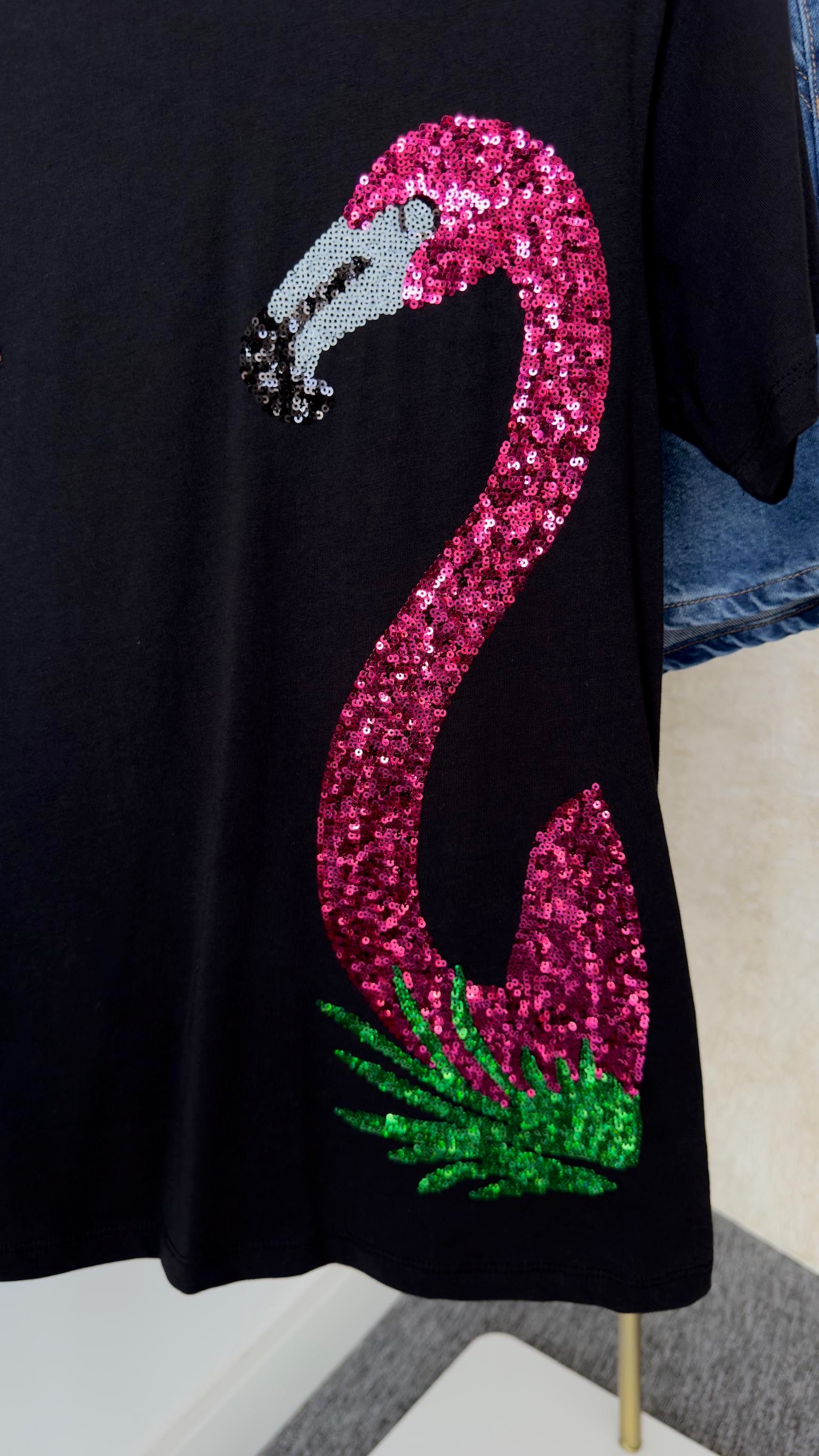 Flamingo İşlemeli Siyah Tshirt
