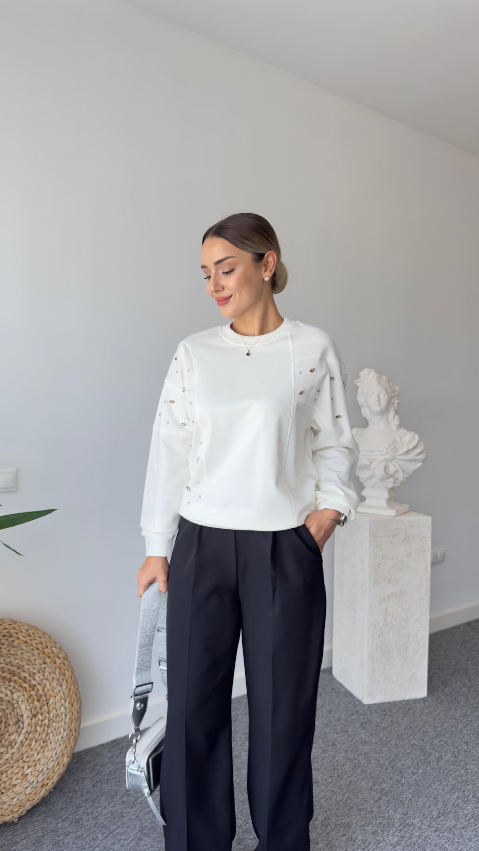 Zack Marka Model Taş Detaylı Beyaz Sweatshirt