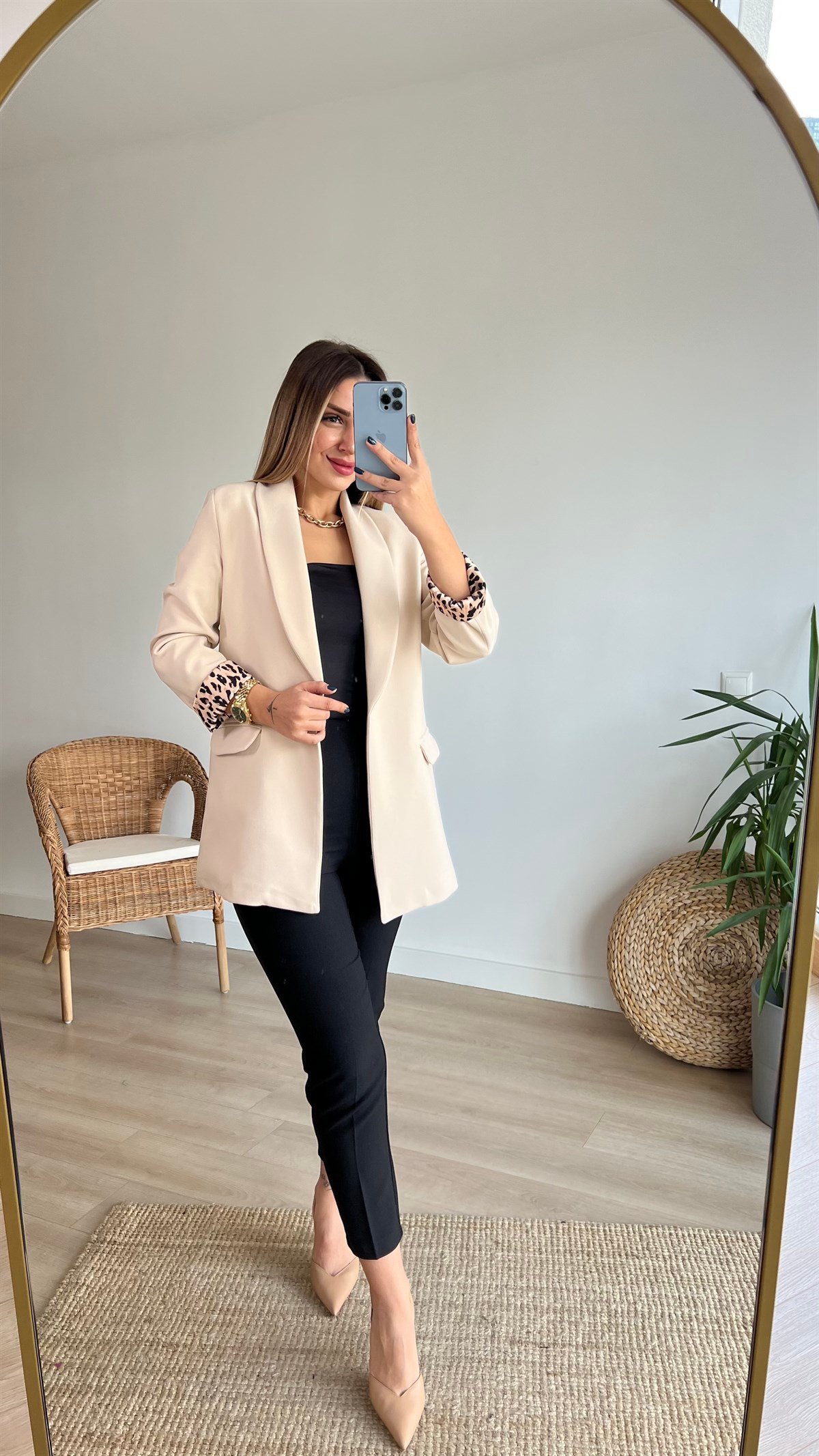 Leopar Astar Detaylı Bej Ceket