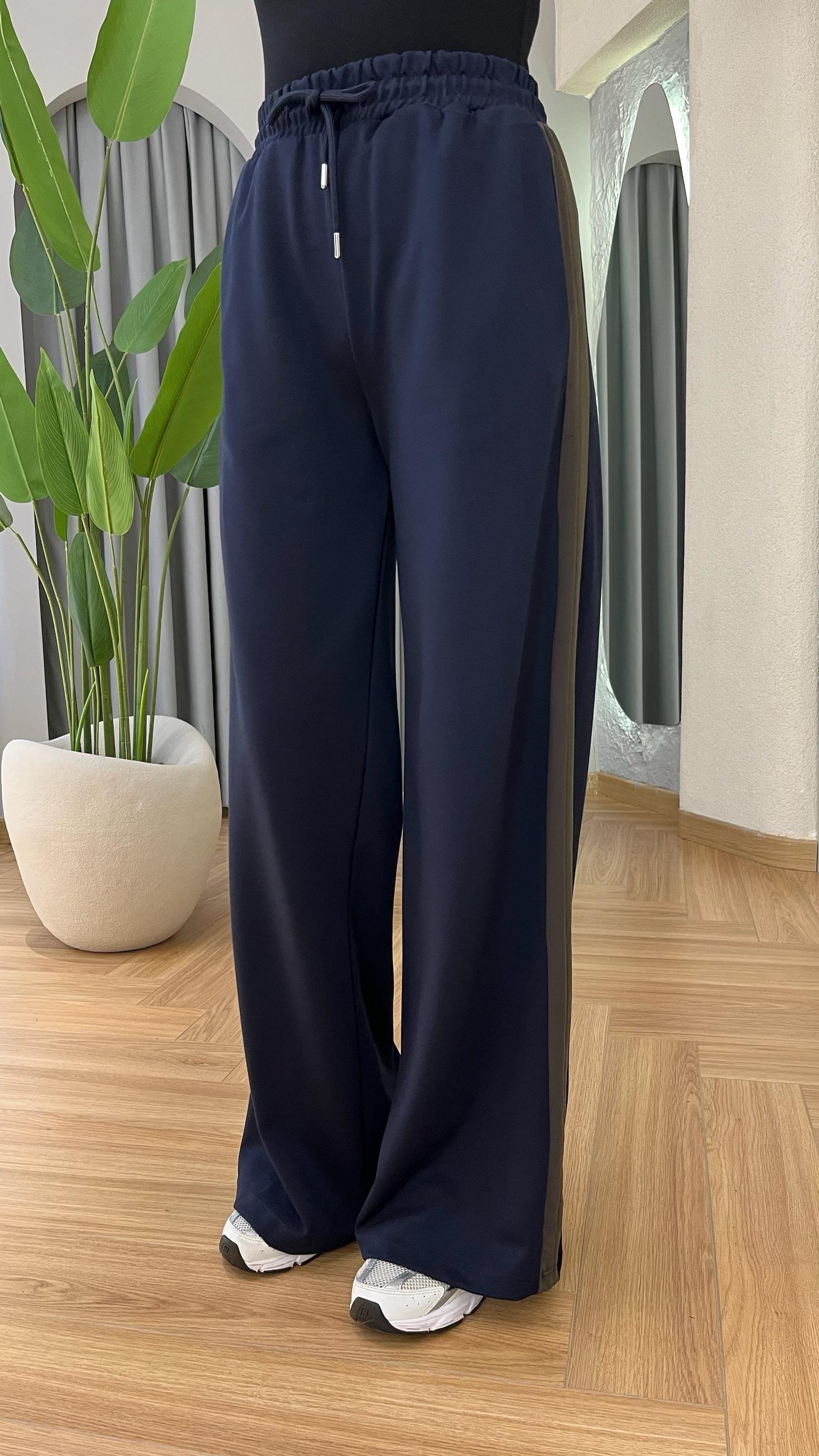 Lacivert Darci Trenç Detaylı Tasarım Takım