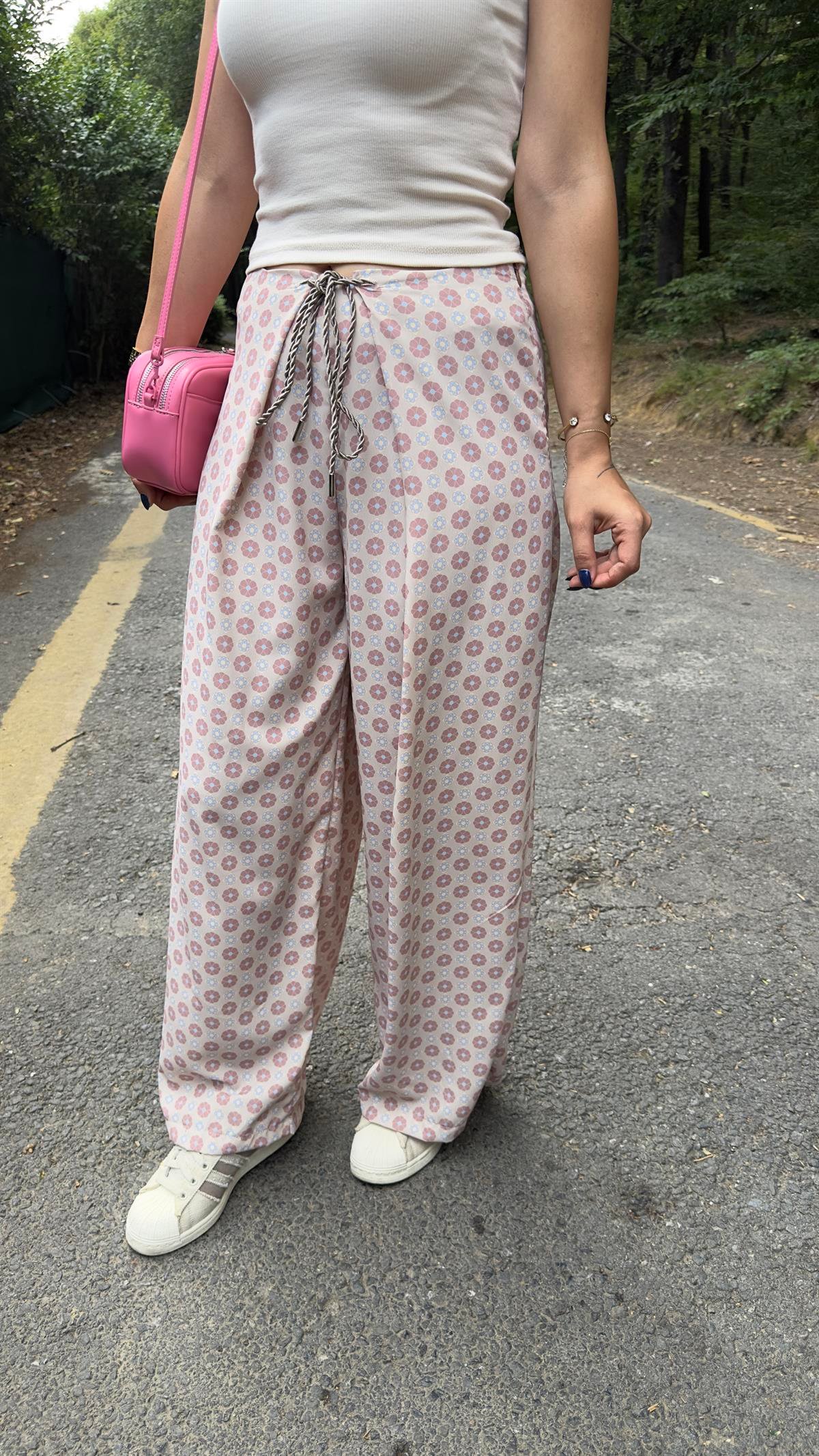 Marka Model Bağlama Detaylı Pantolon