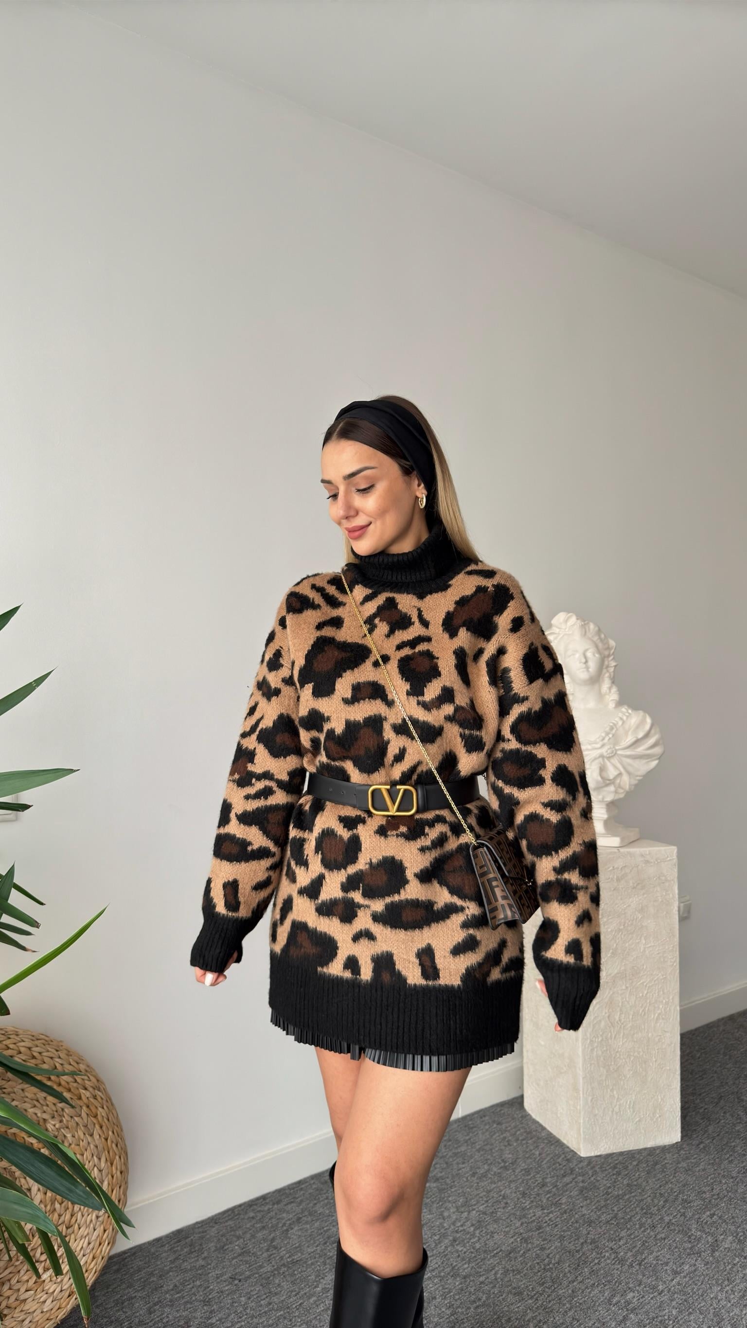 Boğazlı Leopar Desen Tunik Kazak