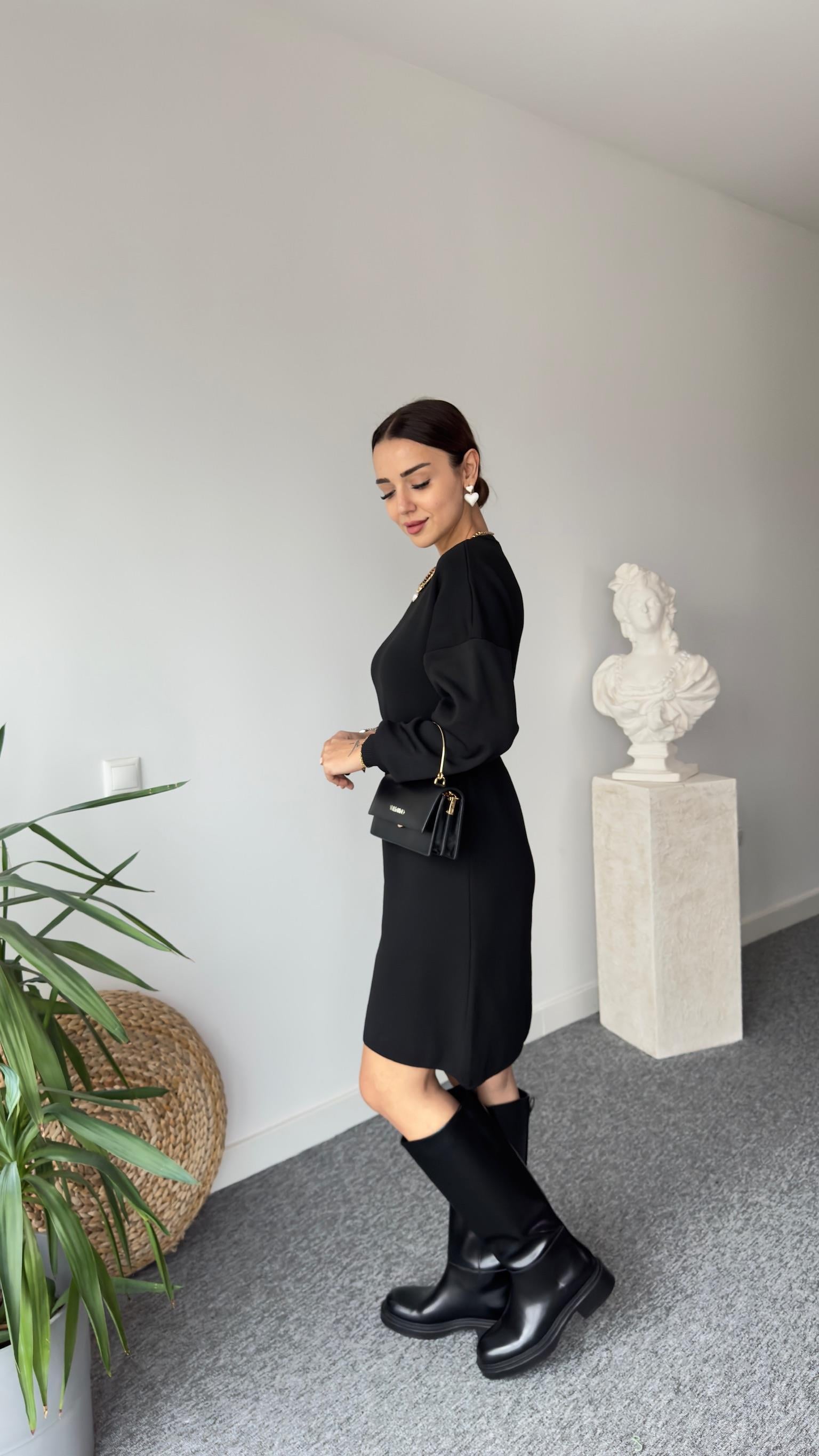 Beli Lastikli Siyah Triko Elbise