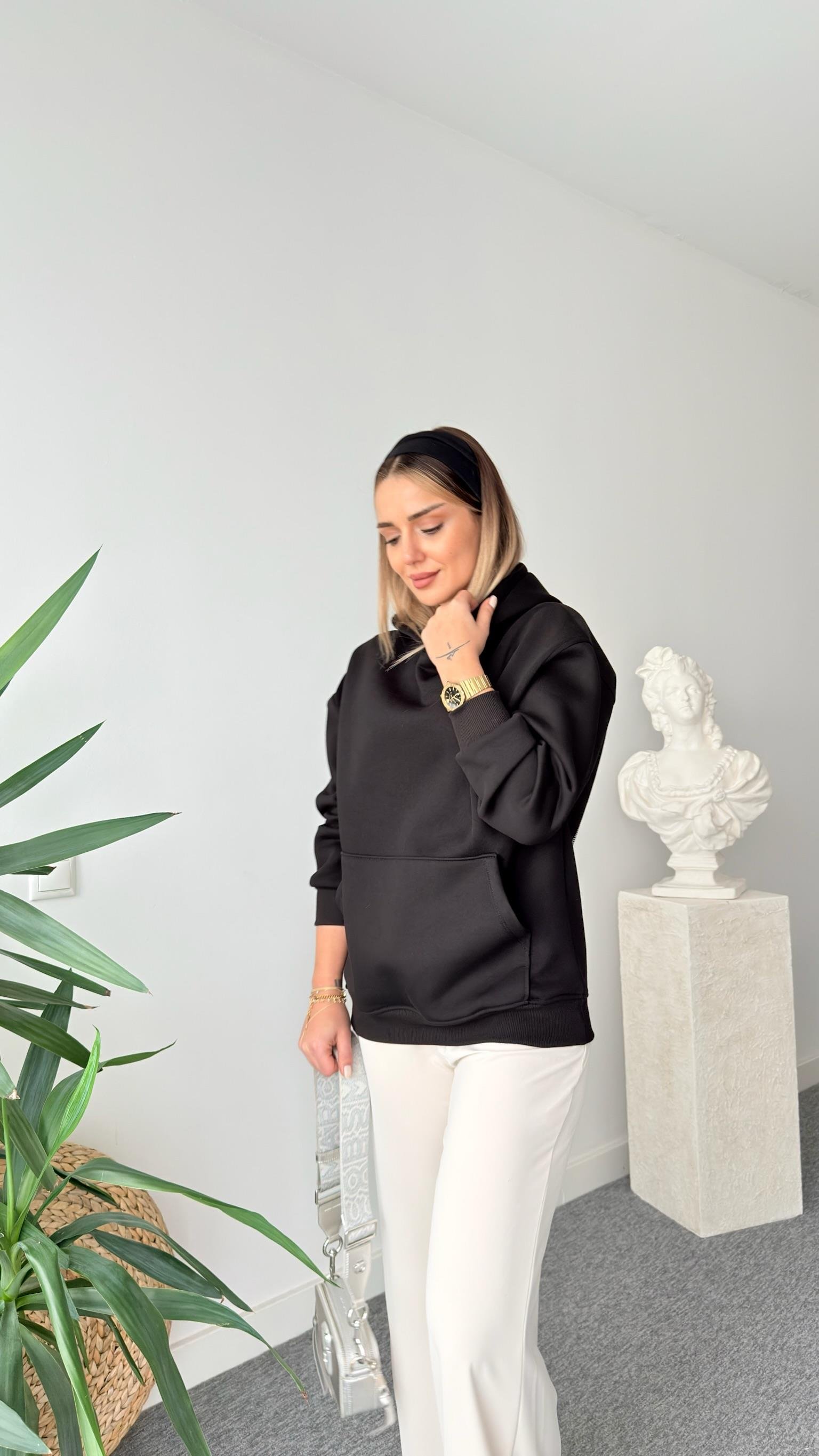 Siyah Utopıa Yazılı Taş DetayIı Sweat