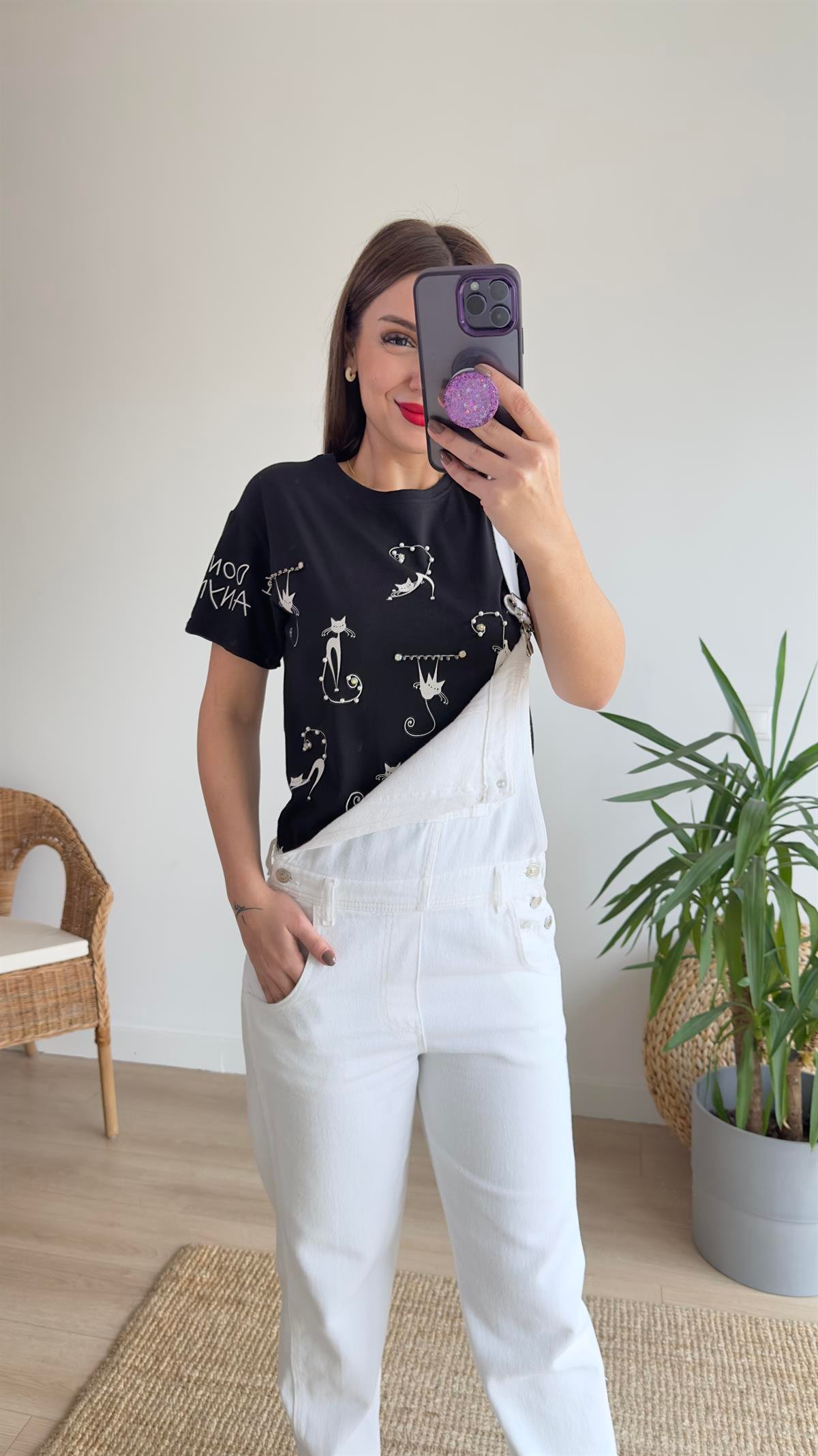 Kedili Siyah Taşlı Tshirt