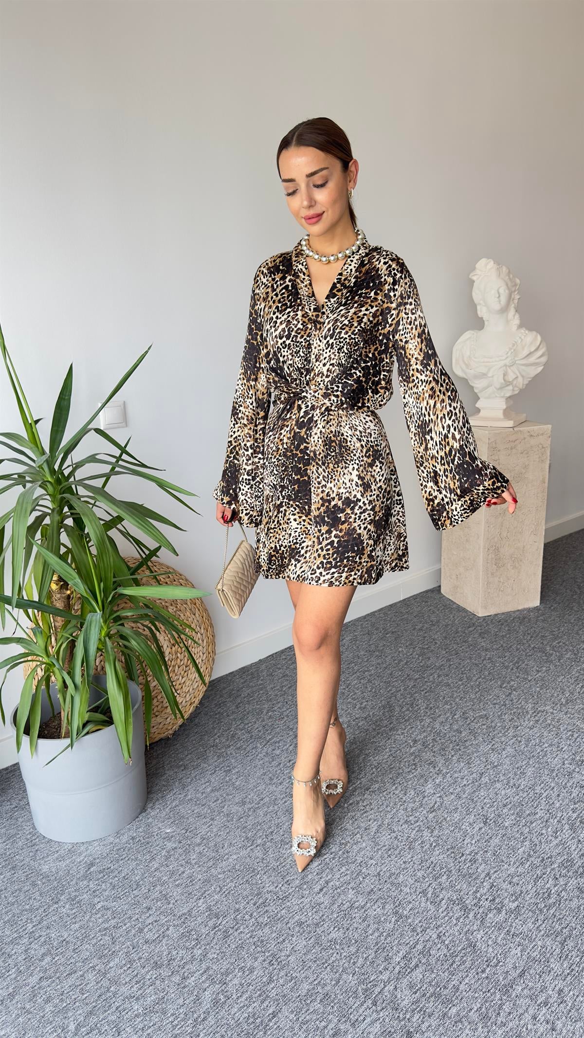 Megan V Yaka Leopar Desenli Elbise