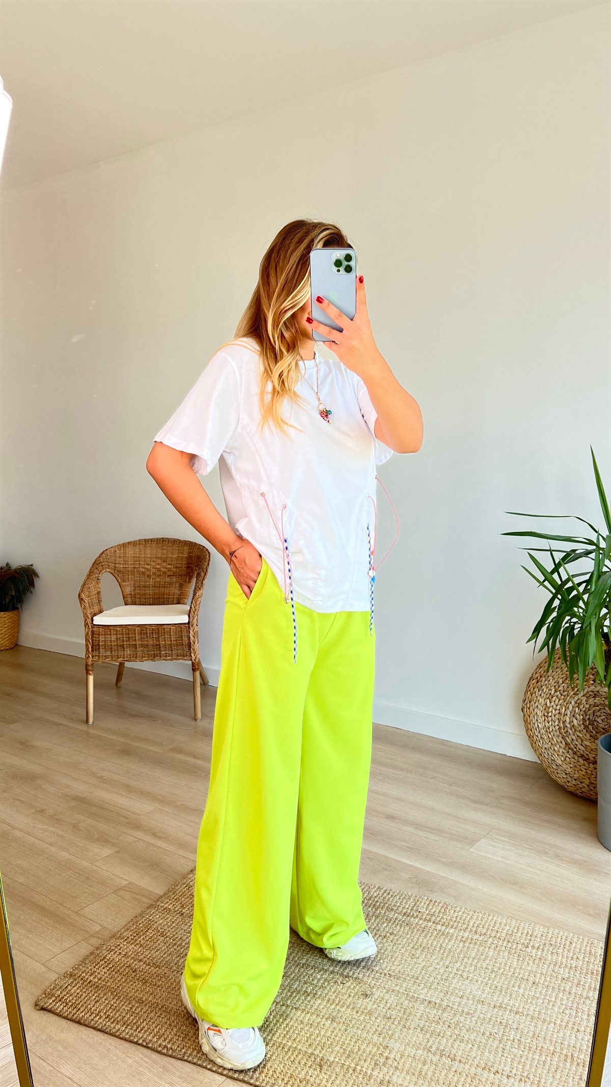 Twist Model Tasarım Beyaz Tshirt