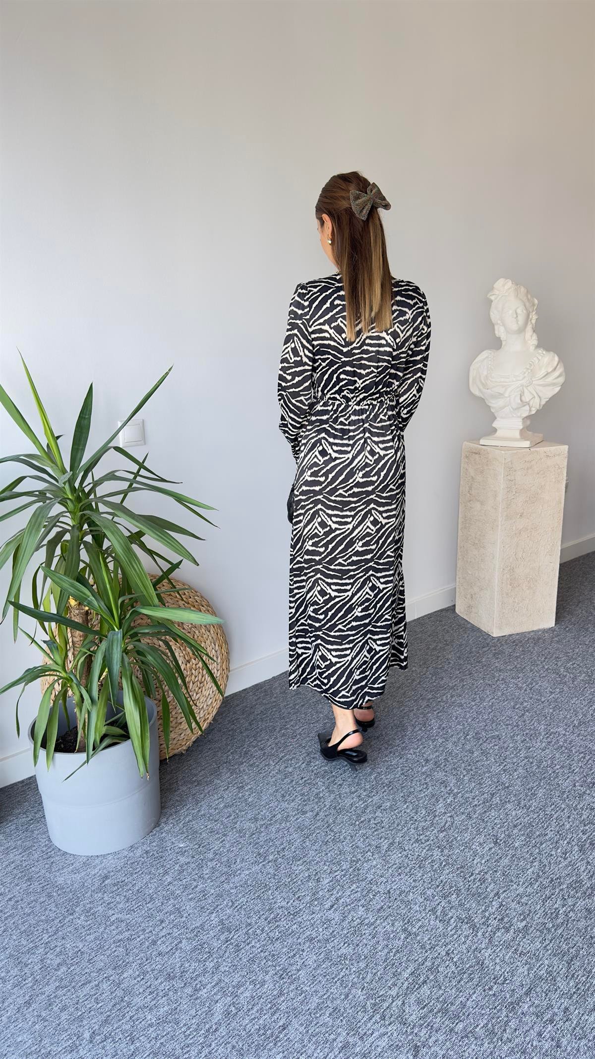 Saten V Yaka Zebra Desen Elbise