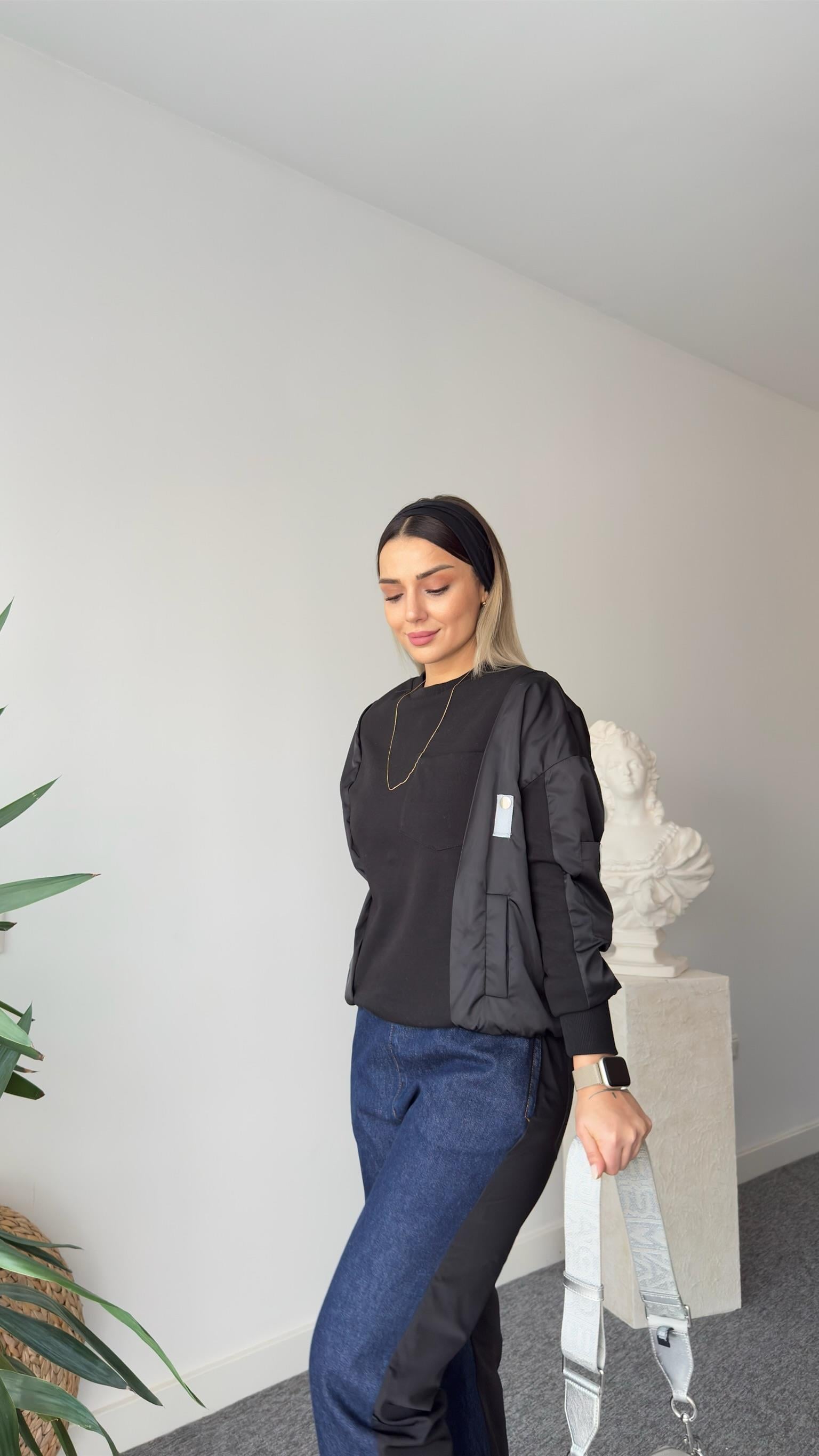 Siyah Pietra Paraşüt Garnili Sweat