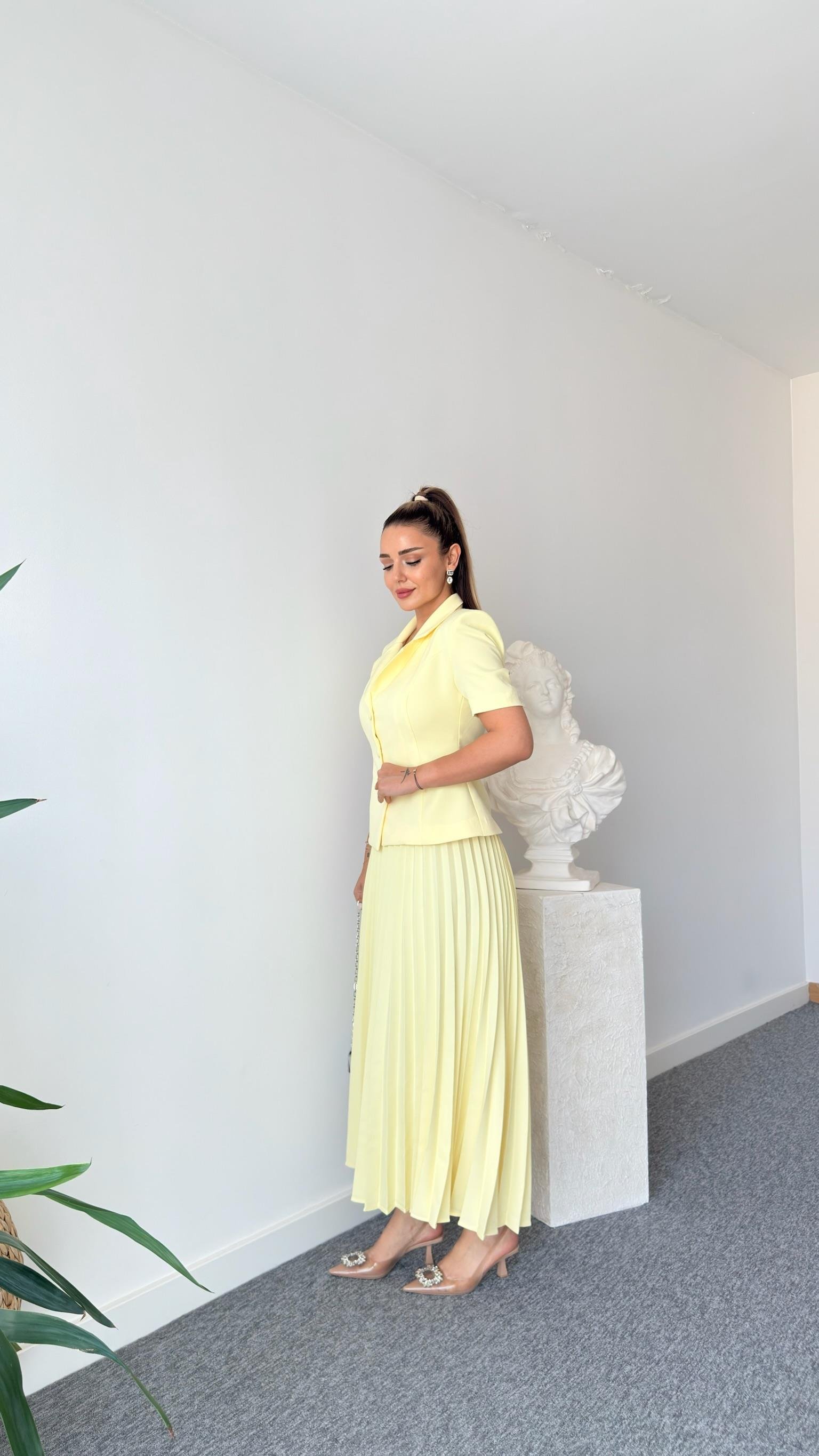 Nichol Sarı Yelekli Etek Takım