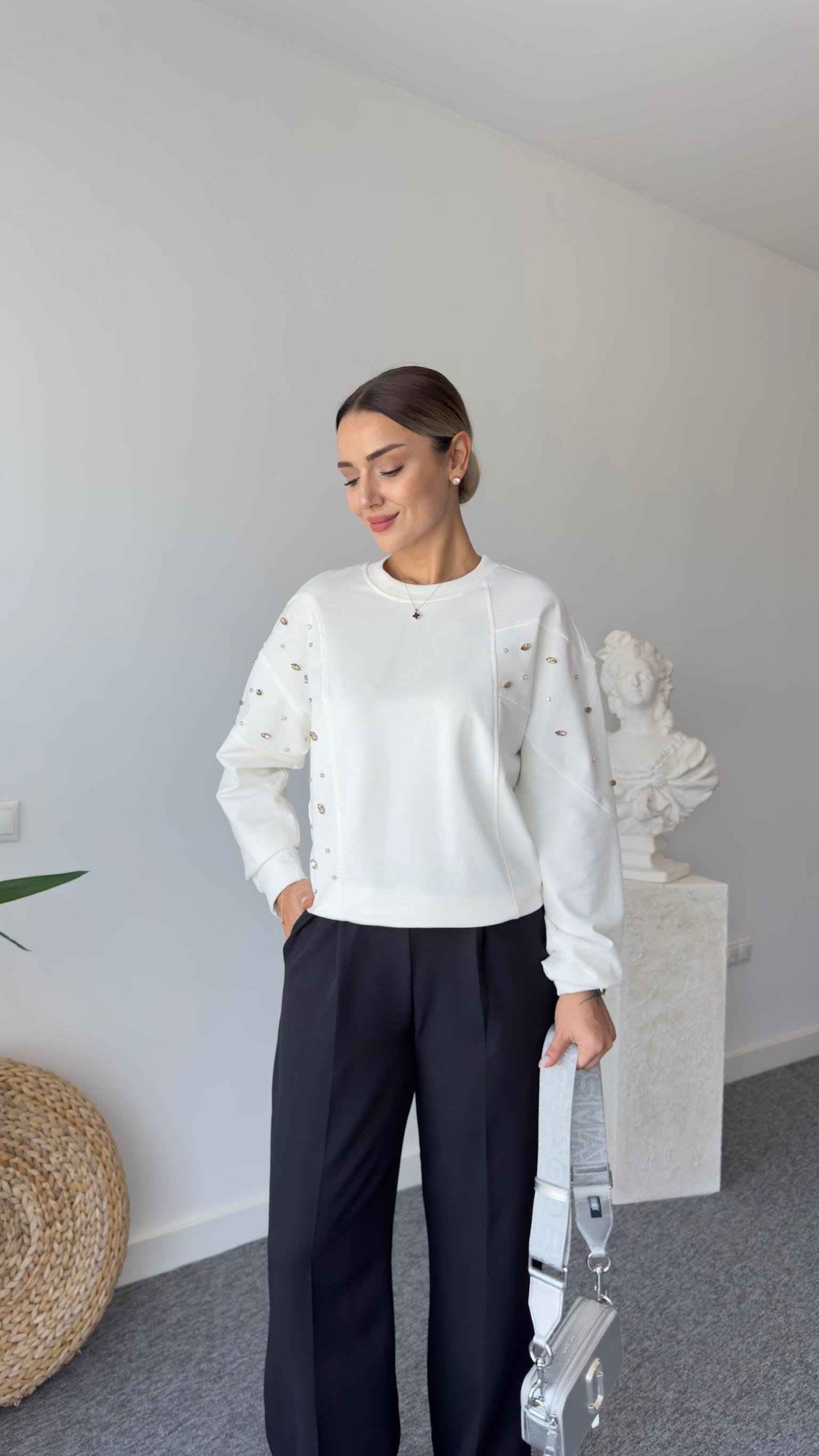 Zack Marka Model Taş Detaylı Beyaz Sweatshirt