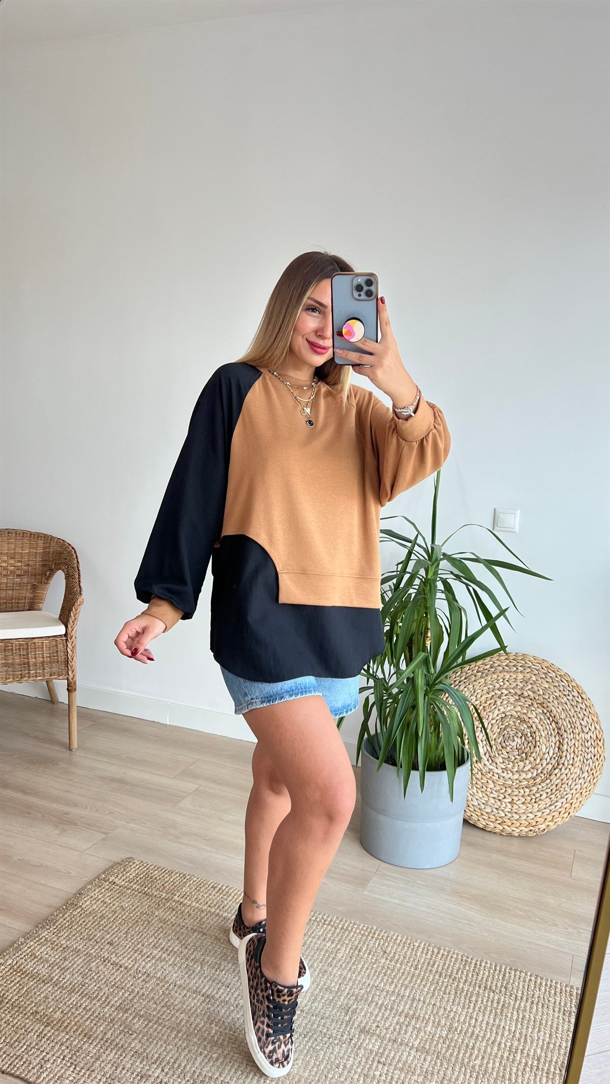 Gömlek Detaylı Camel Triko