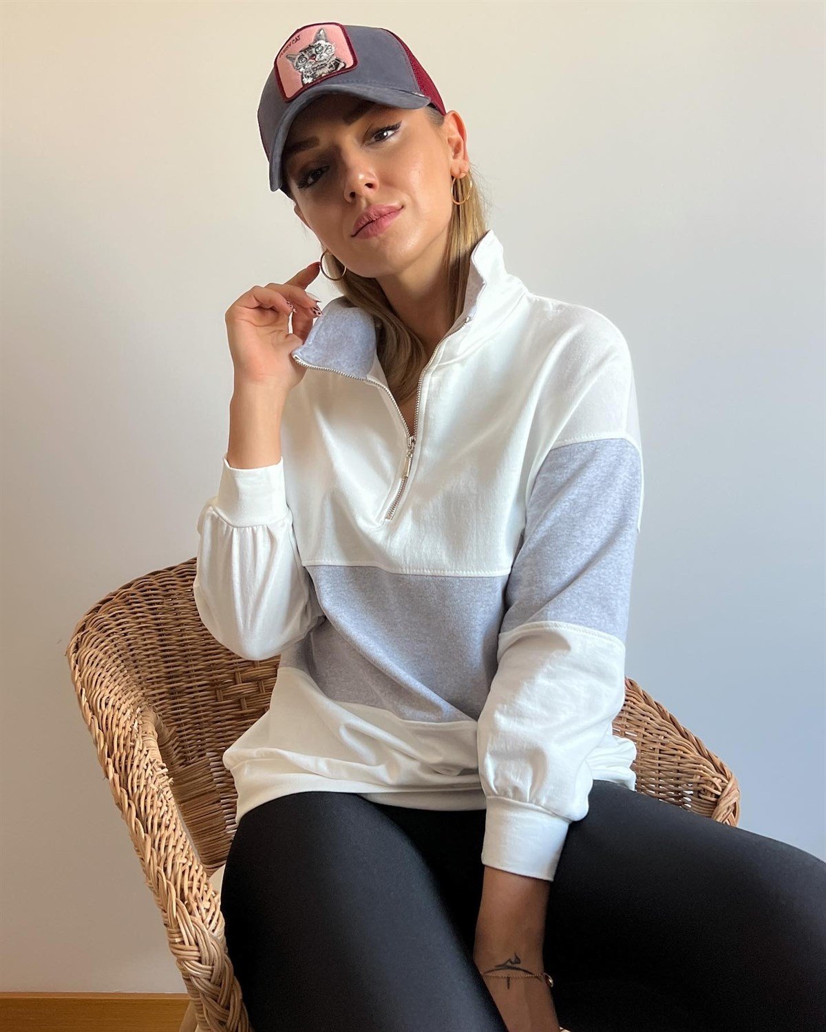 Çizgili Gri Sweatshirt	