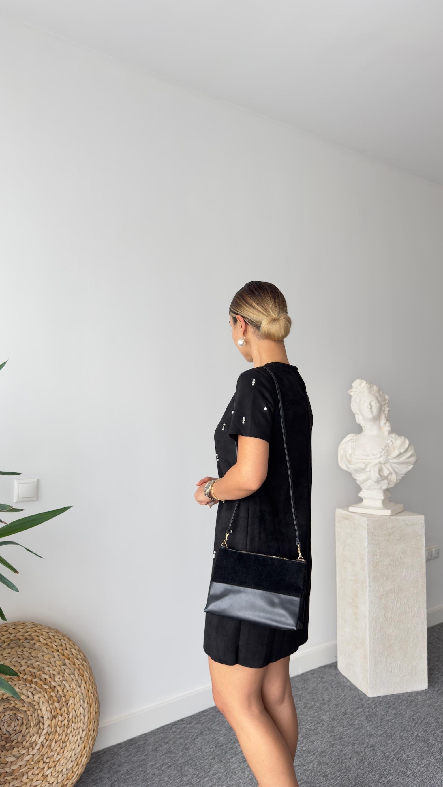 Taşlı Siyah Süet Elbise 