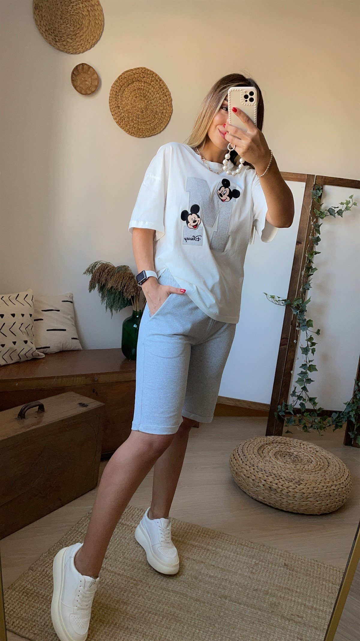 Mickey İşlemeli Gri Şortlu Takım