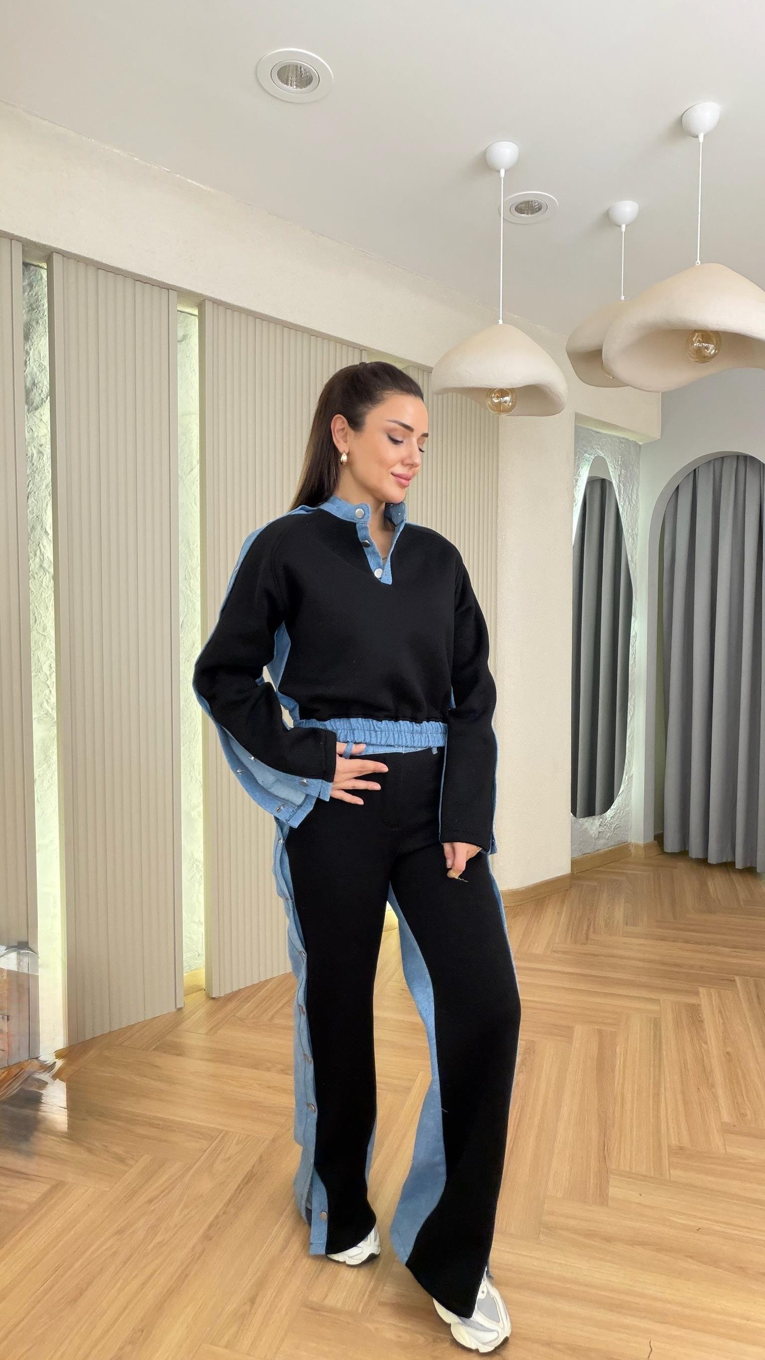 Siyah Cres Yanlar Düğme Detaylı Garnili Takım