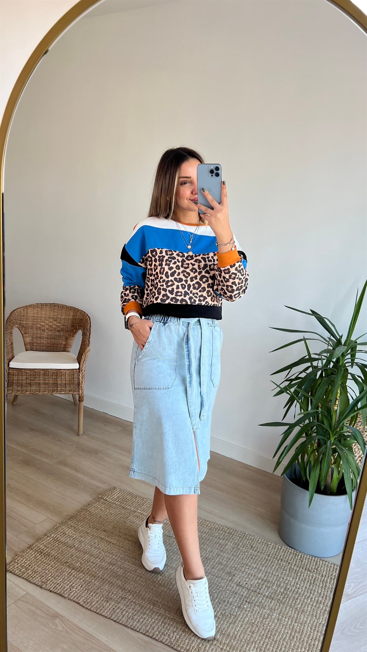Mavi Şerit Detaylı Leopar Sweat