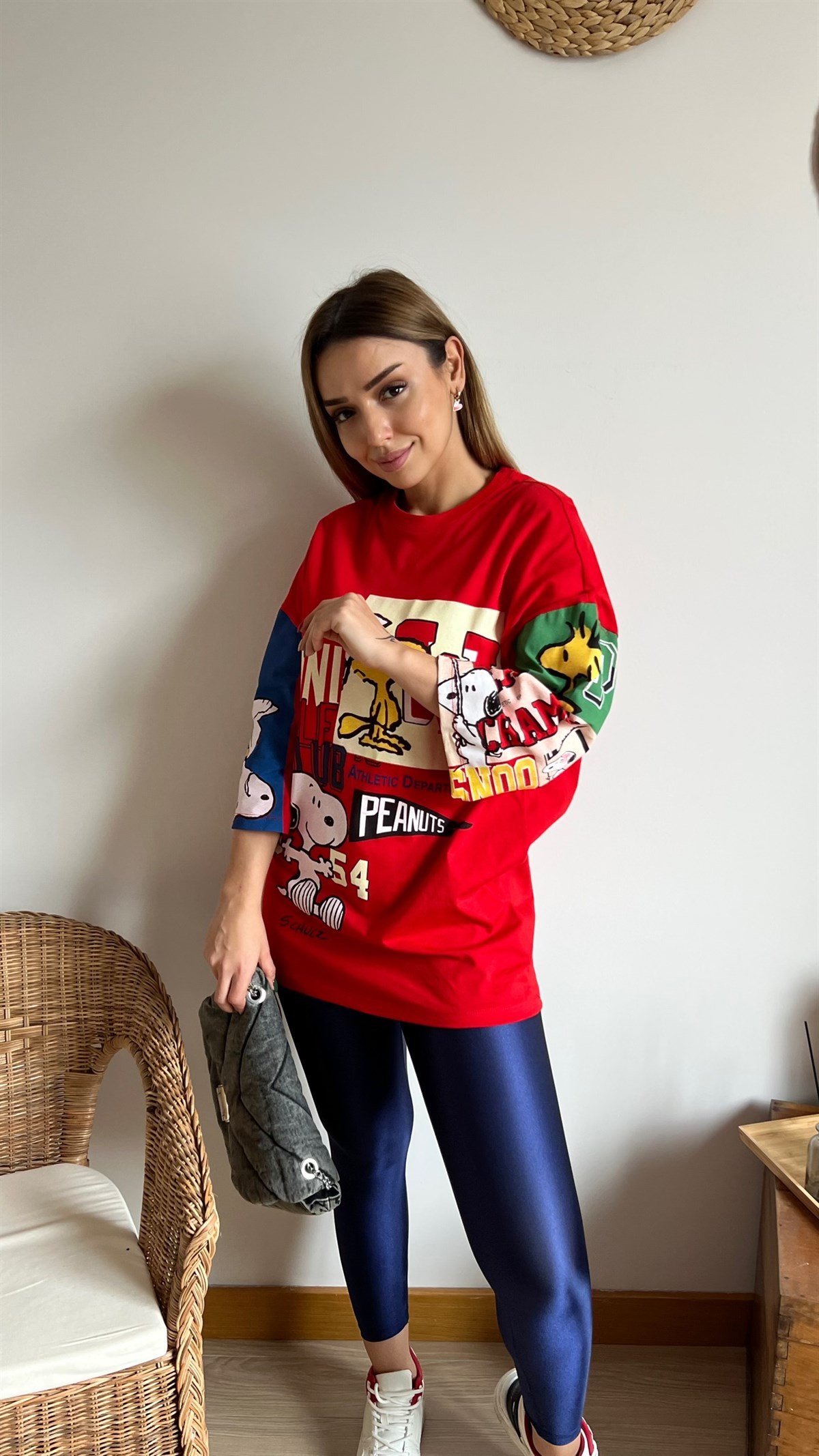 Kırmızı Snoppy Renkli Tshirt