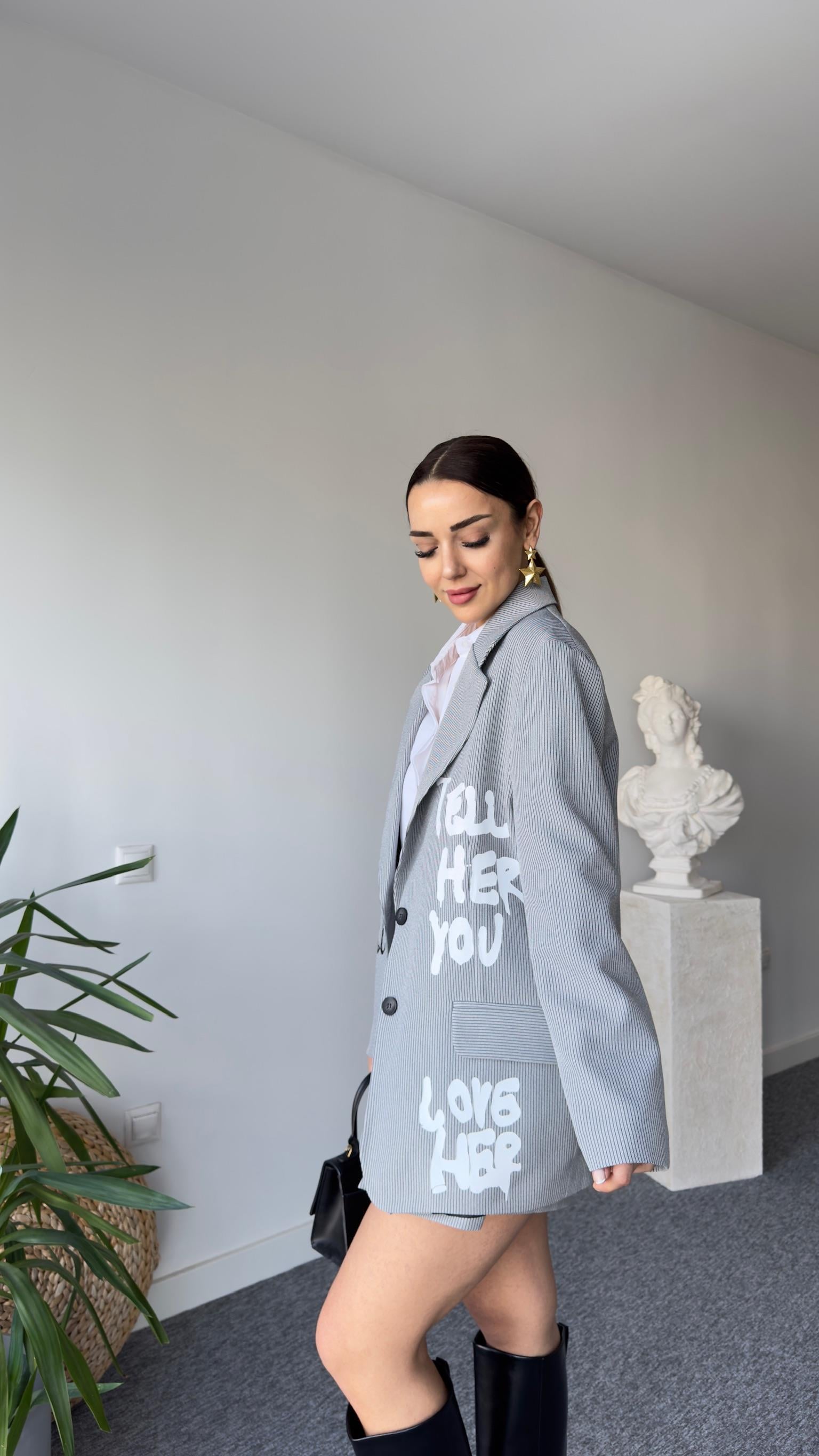 Graf Yazı Ve Baskı Detay Tasarım Çizgili Blazer 