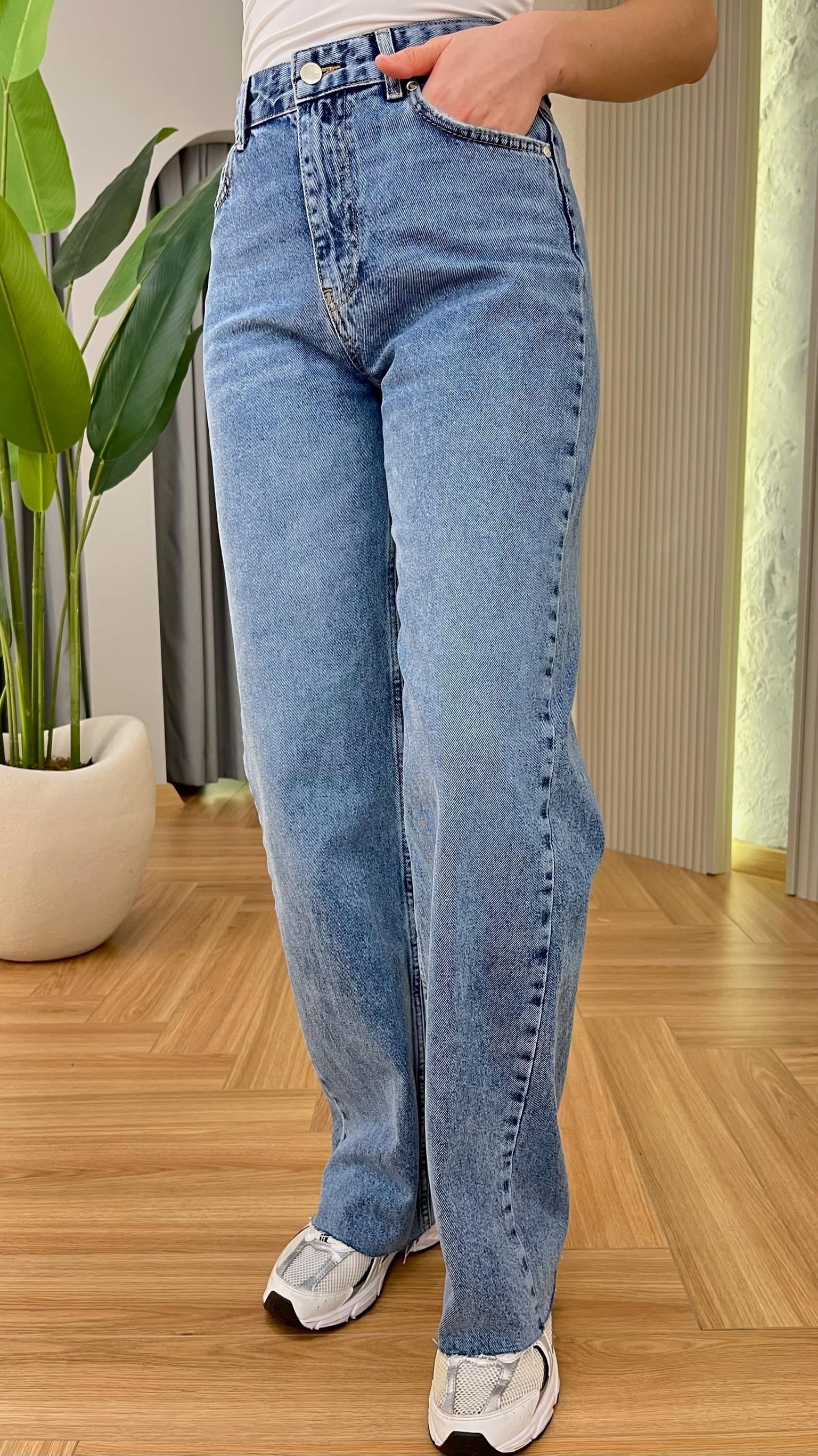 Darwin Kesik Paça Yıkamalı Yüksek Bel Jean