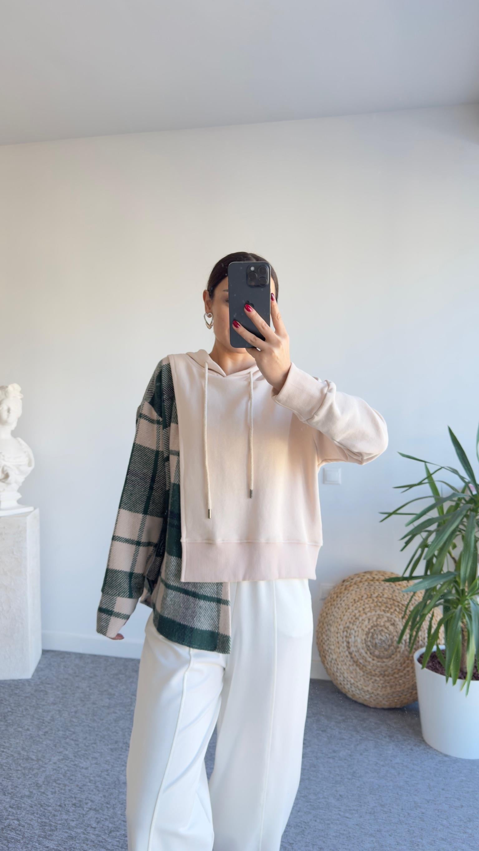 Yan Yeşil Ekoseli Kapüşonlu Sweat