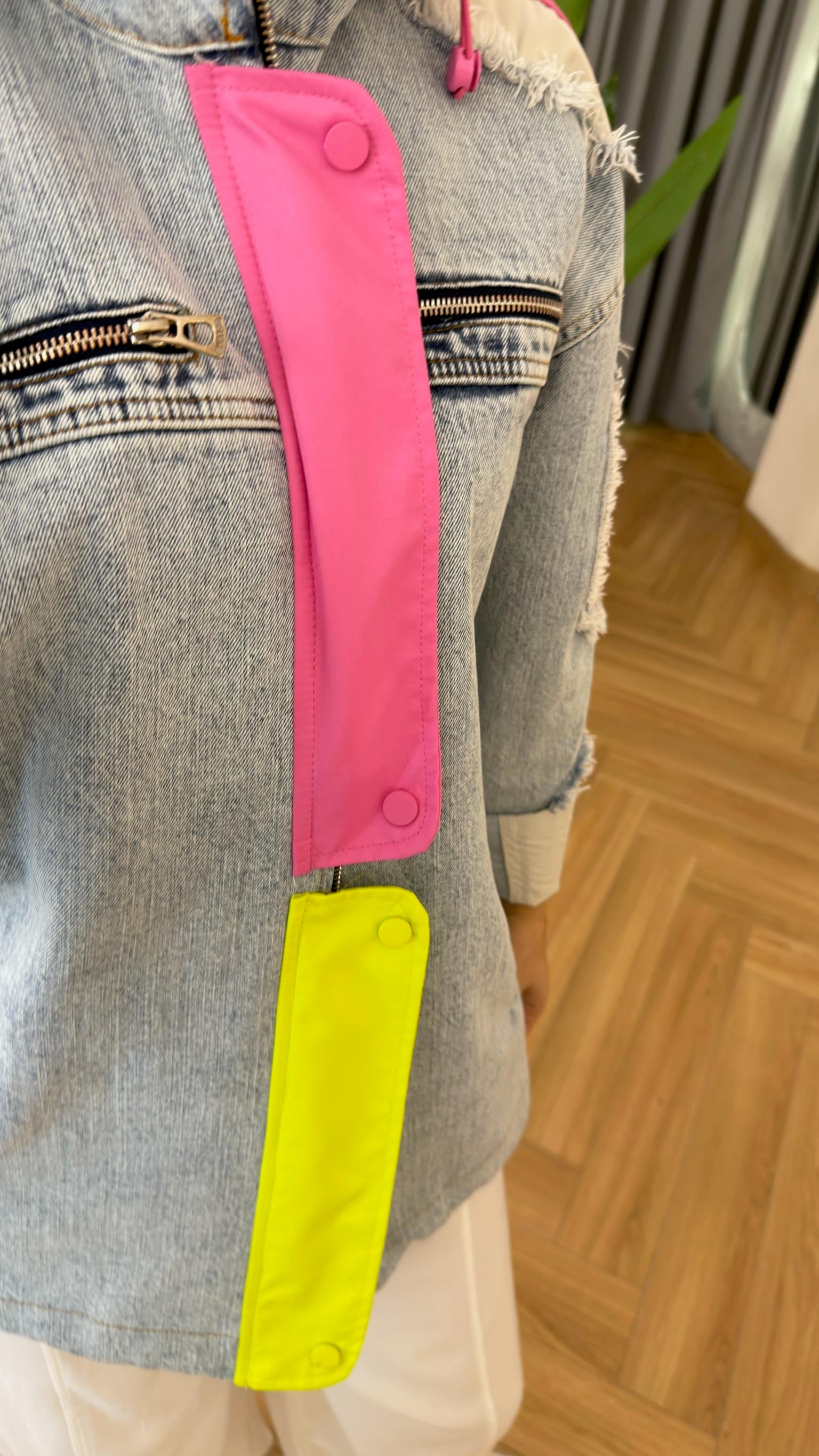 Glowin  Neon Renk Geçişli Tasarım Jean Ceket