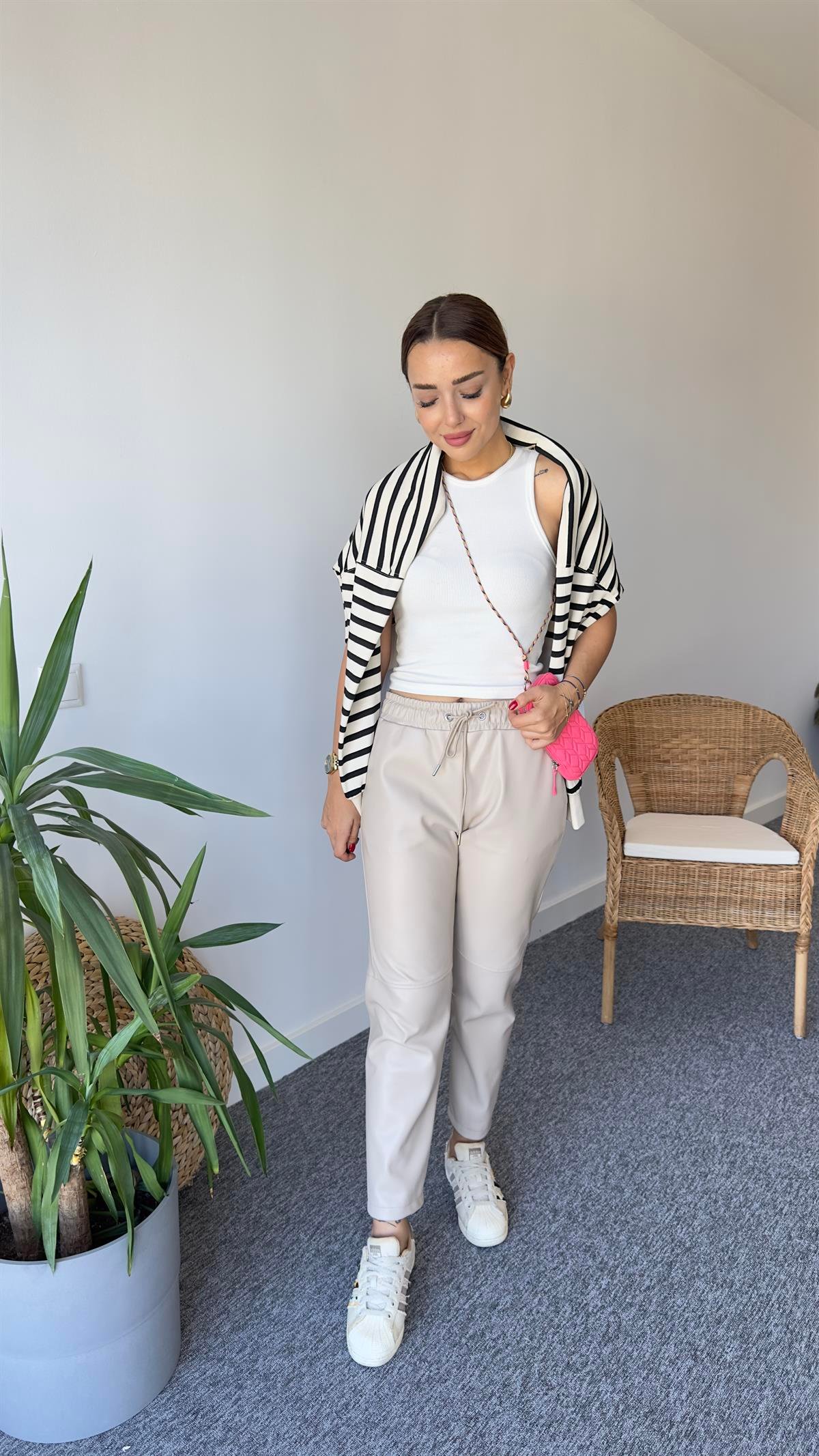 Marka Model İthal Bej Deri Pantolon