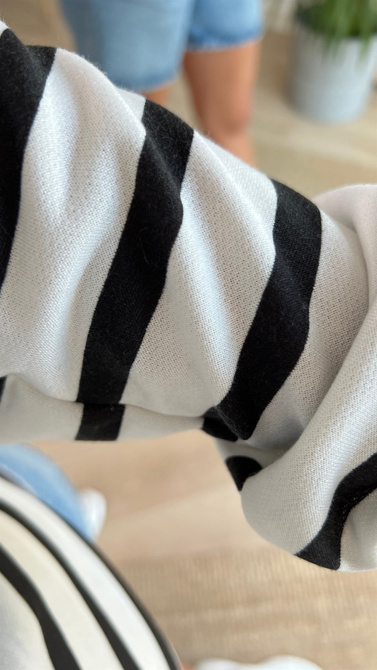 Omuz Pencere Detay Çizgili Sweat