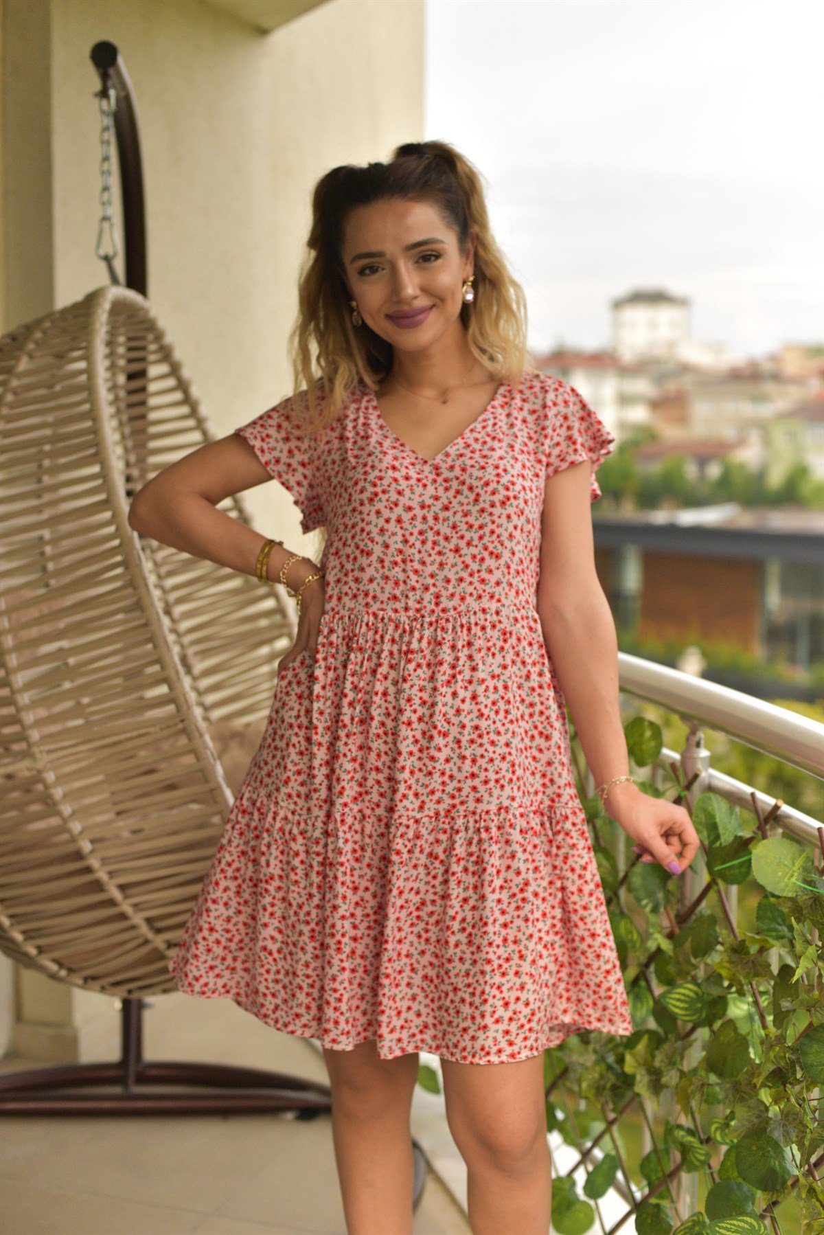 Pembe Çiçekli Elbise