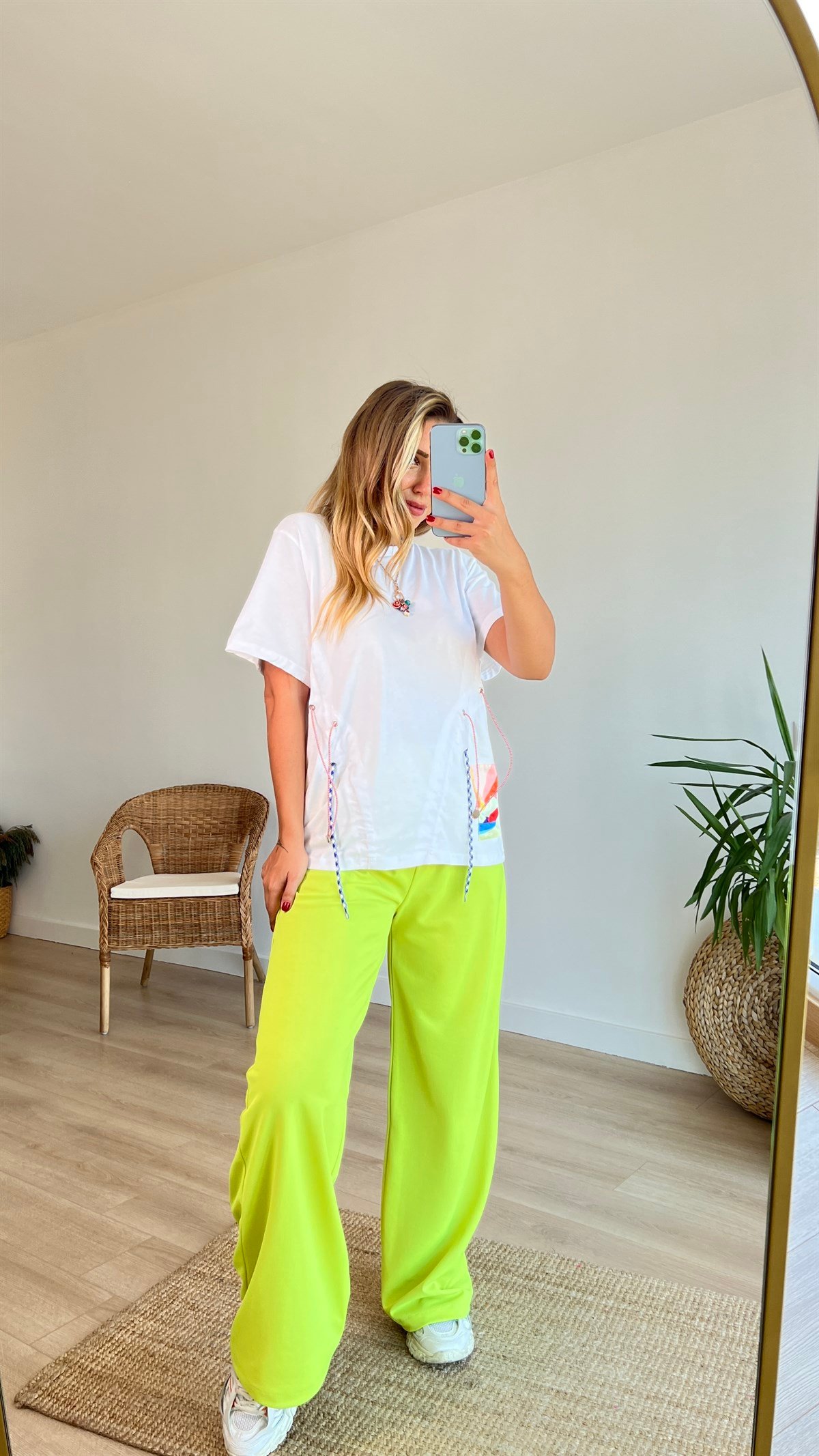 Twist Model Tasarım Beyaz Tshirt