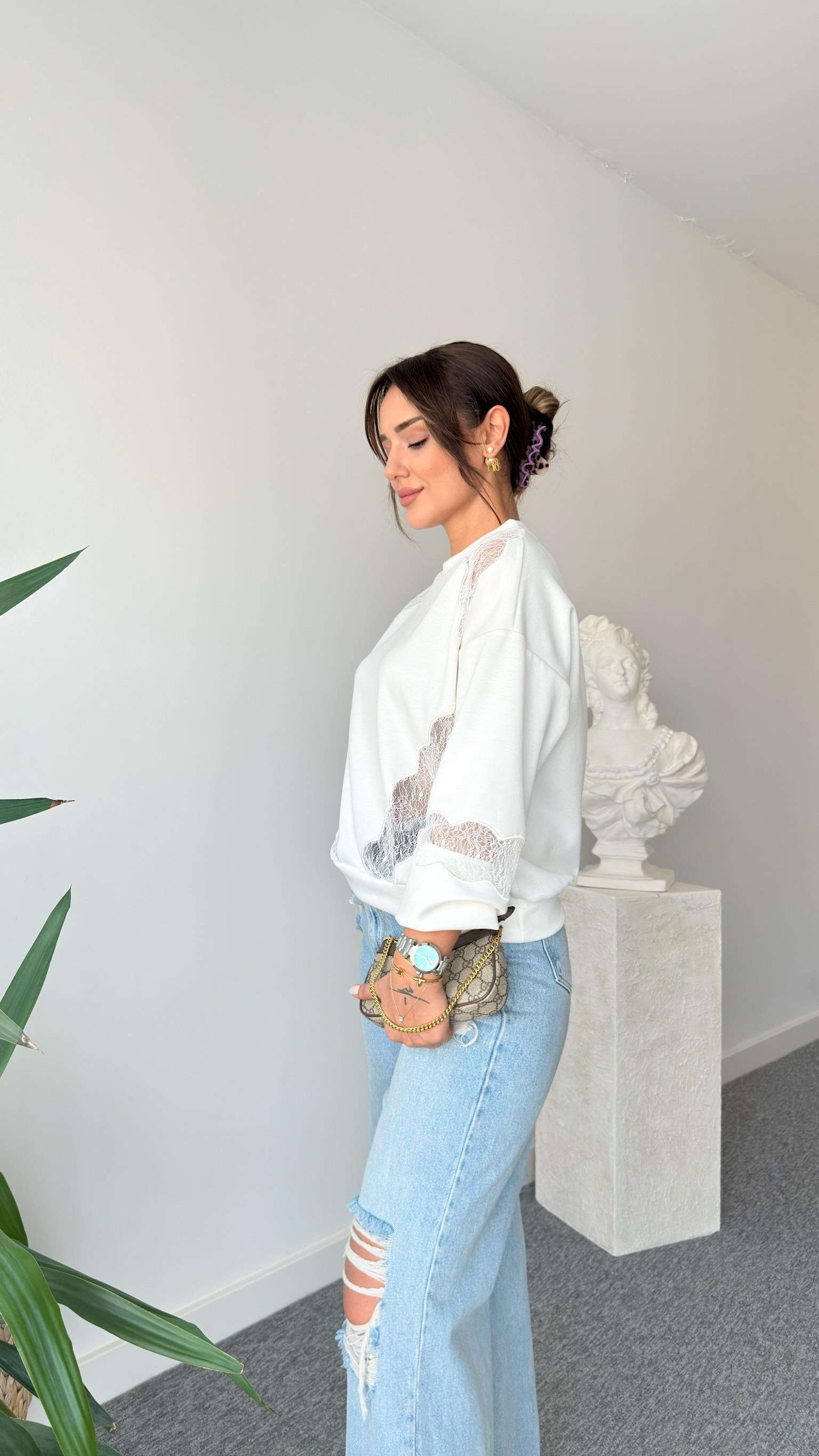 Beyaz Dantel Detaylı Modal Sweat