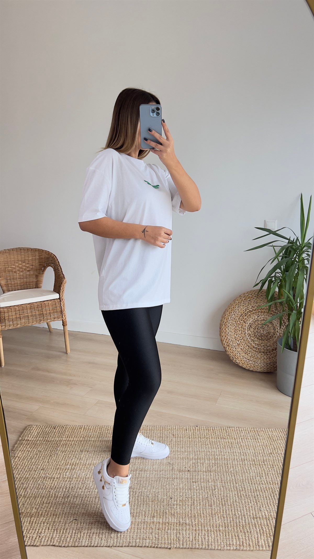 Yeşil Yazı Detaylı Basic Tshirt