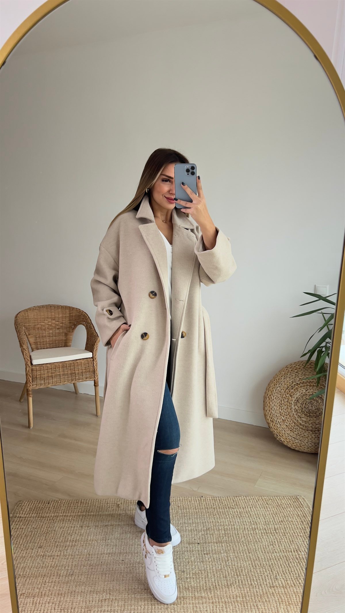 Kuşak Detaylı Astarlı Bej Kaban