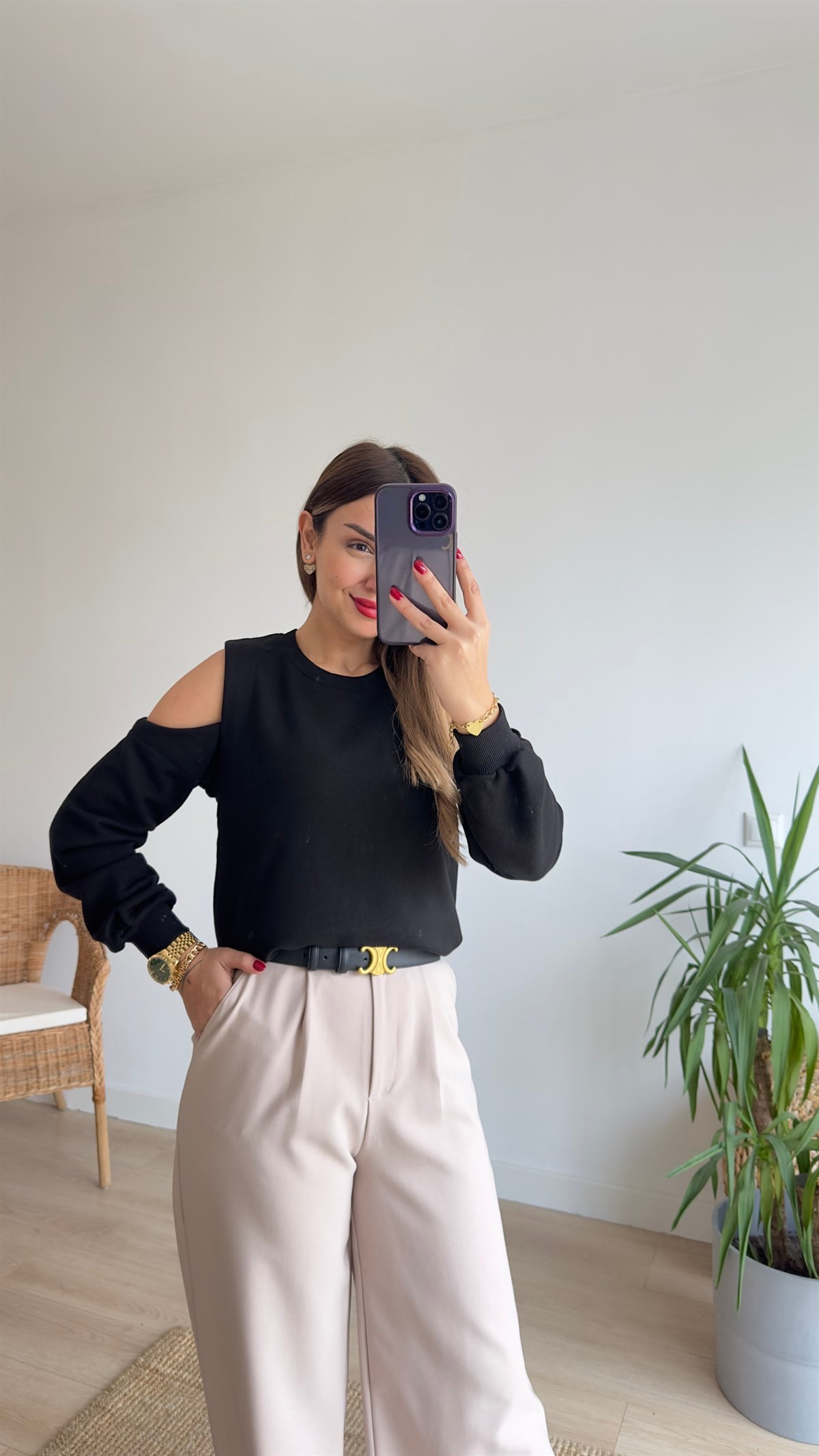 Omuzları Açık Siyah Sweat