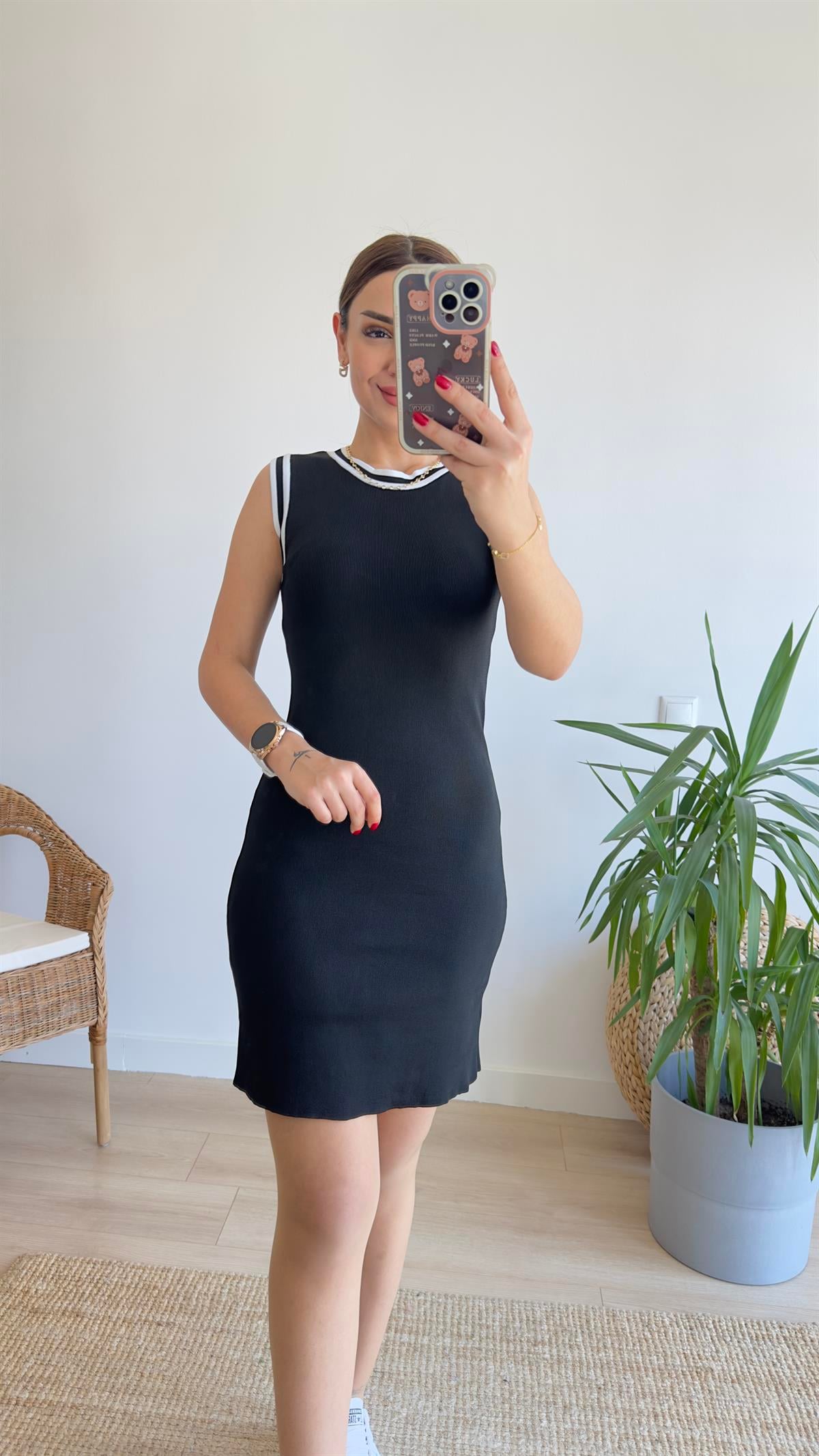 Beyaz Şerit Detaylı Triko Elbise