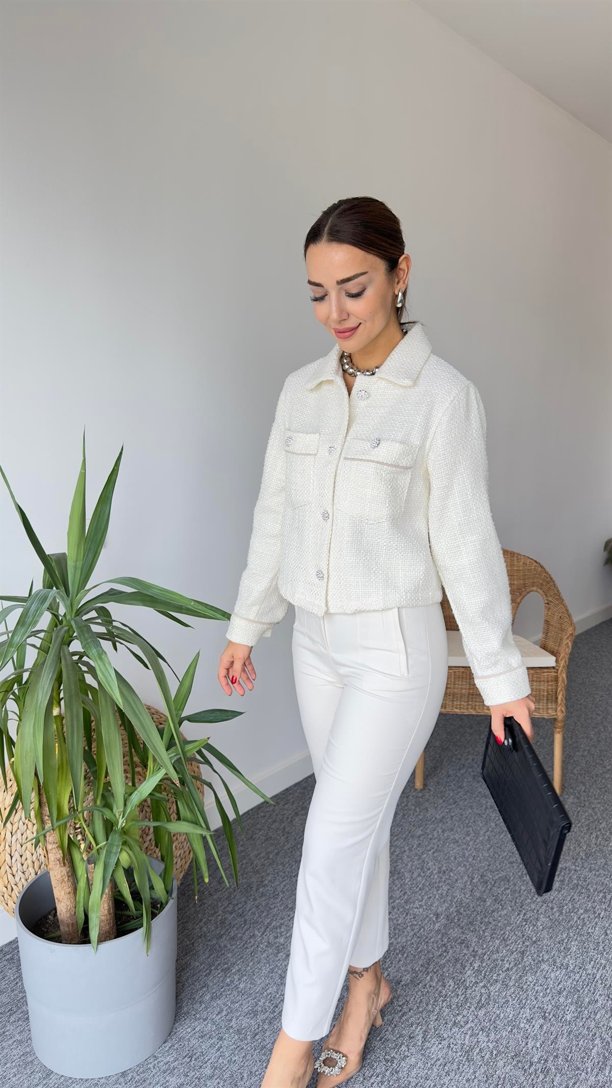 Zr Model Ekru Taşlı Tüvit Ceket