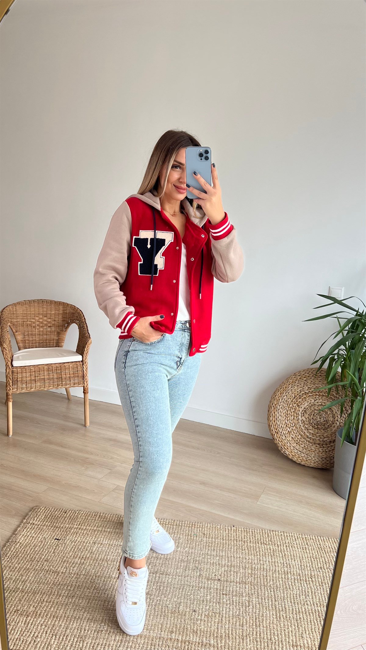 Kapüşonlu Kırmızı Kolej Ceket