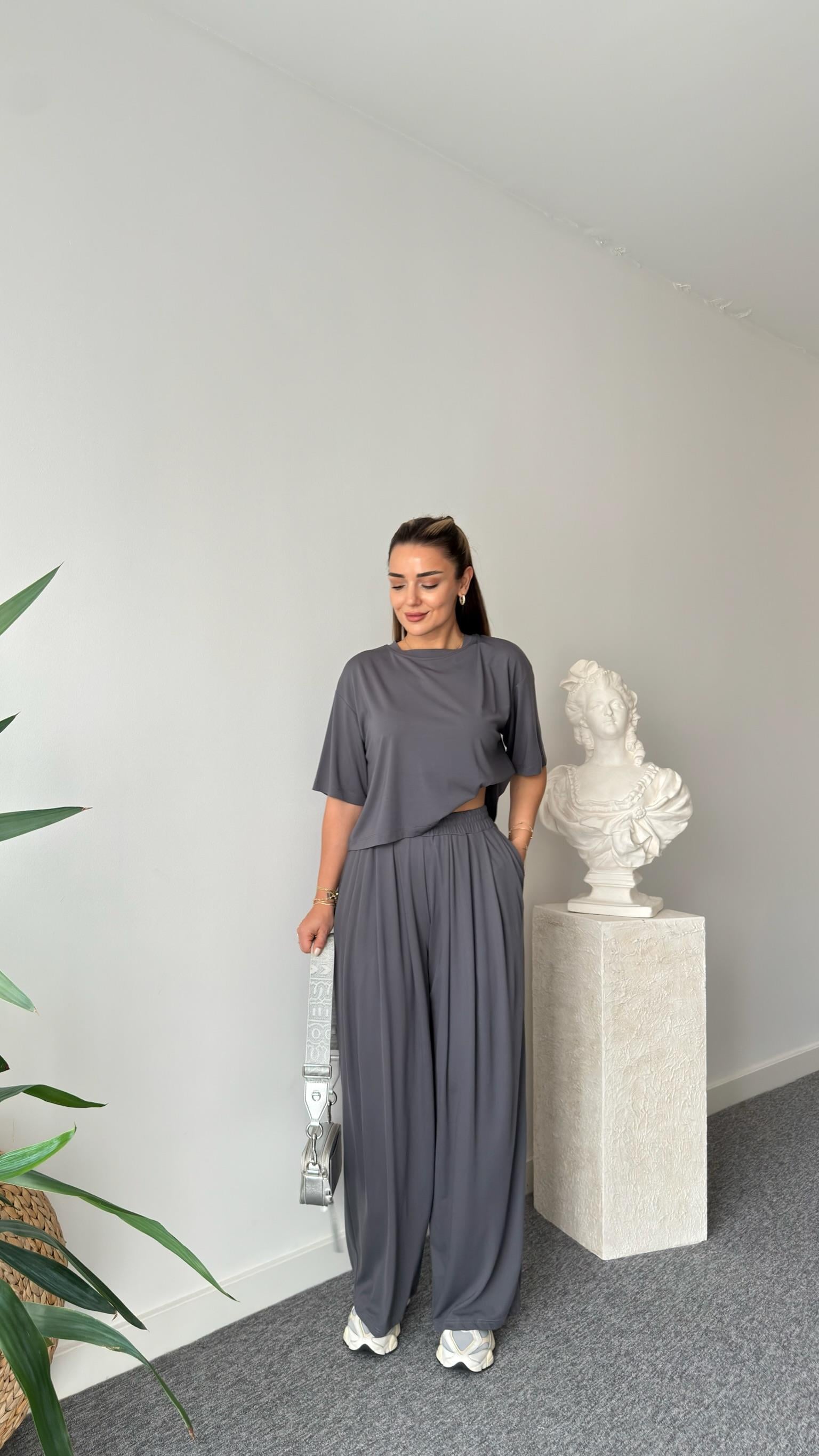 Gri Gablit Pile Detaylı İkili Takım